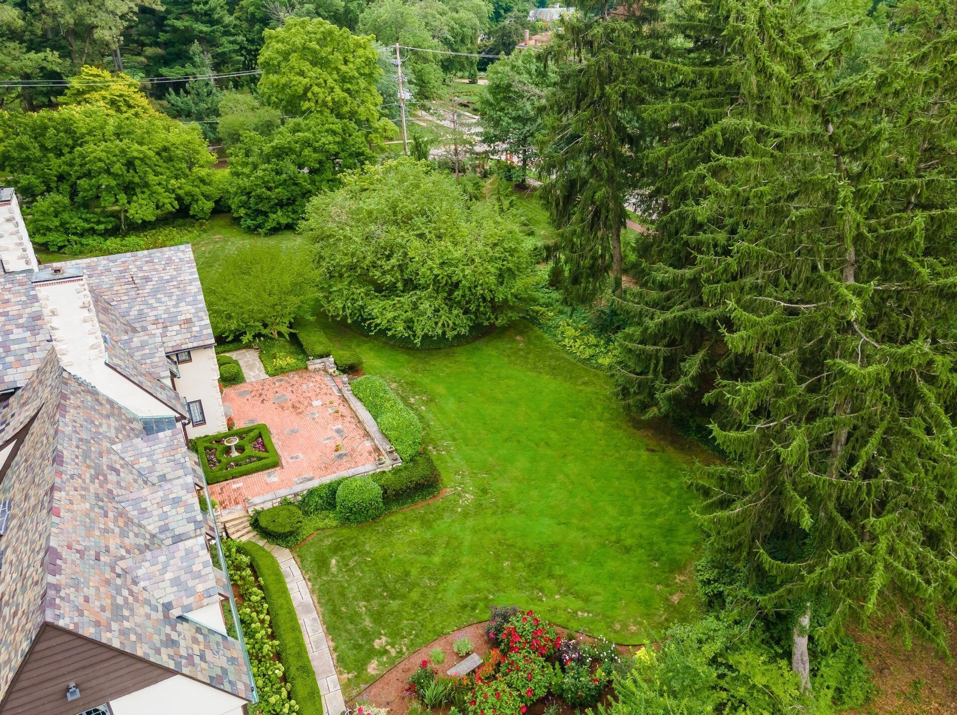 189 Parkview Ave, Columbus OH 43209-1676 exterior