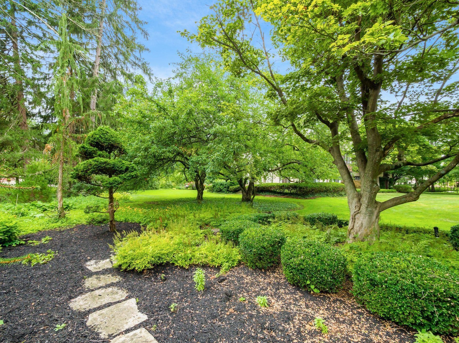 189 Parkview Ave, Columbus OH 43209-1676 exterior