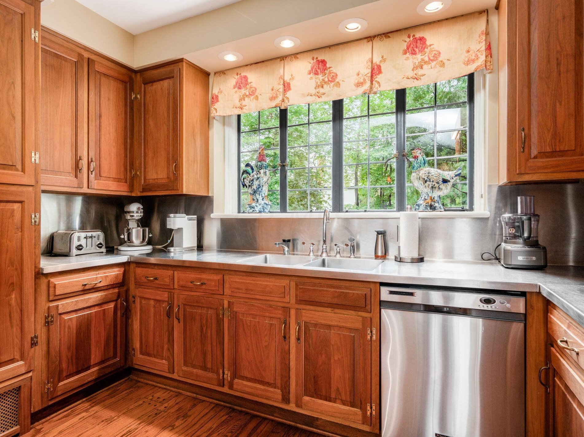 189 Parkview Ave, Columbus OH 43209-1676 exterior