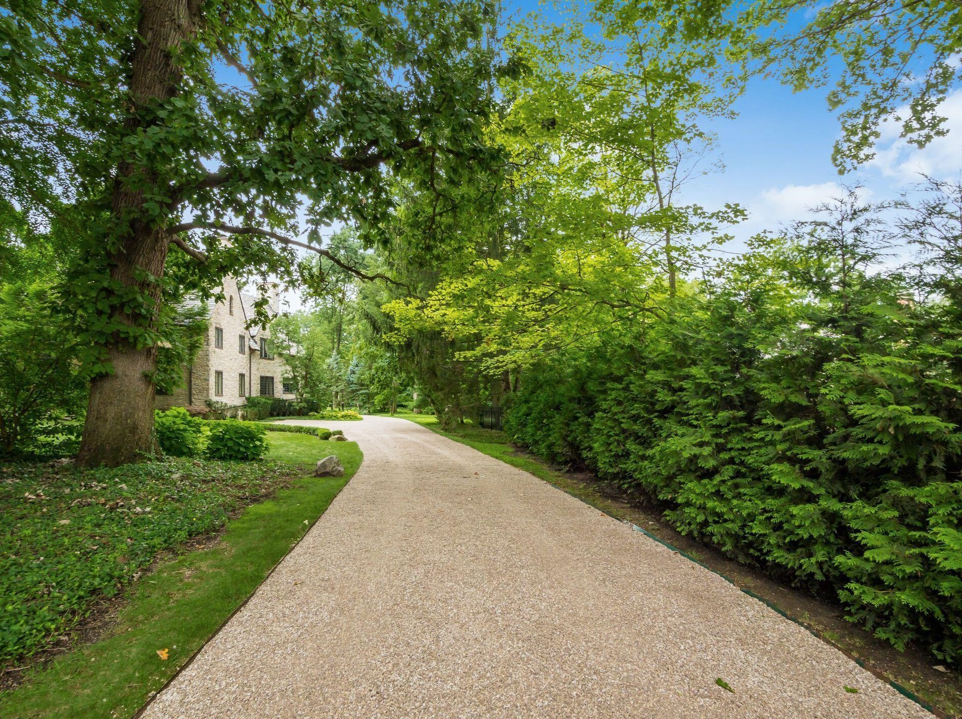 189 Parkview Ave, Columbus OH 43209-1676 exterior