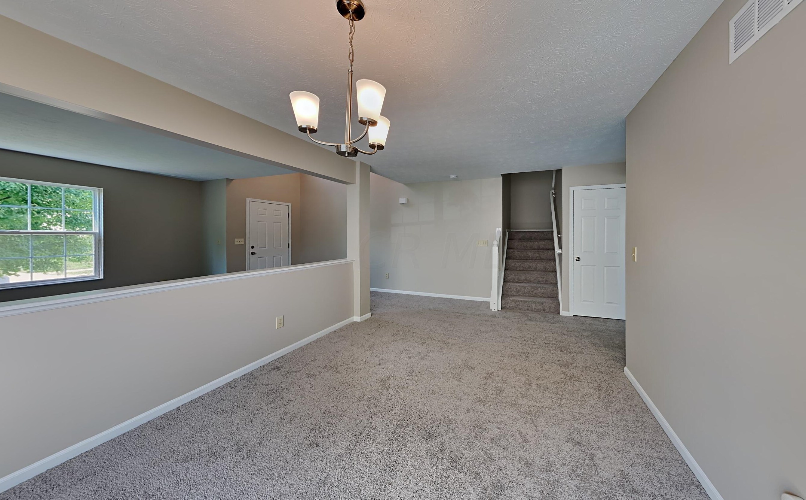 112 Leasure Dr, Pickerington, OH 43147-8001