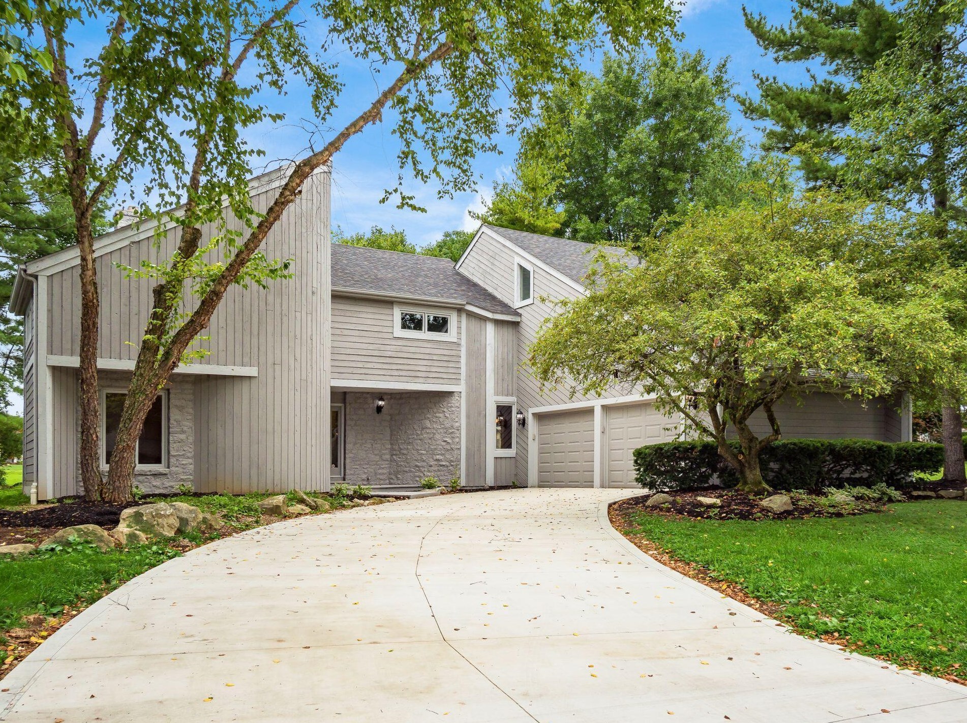 9001 Macintyre Dr, Dublin, OH 43017-8543