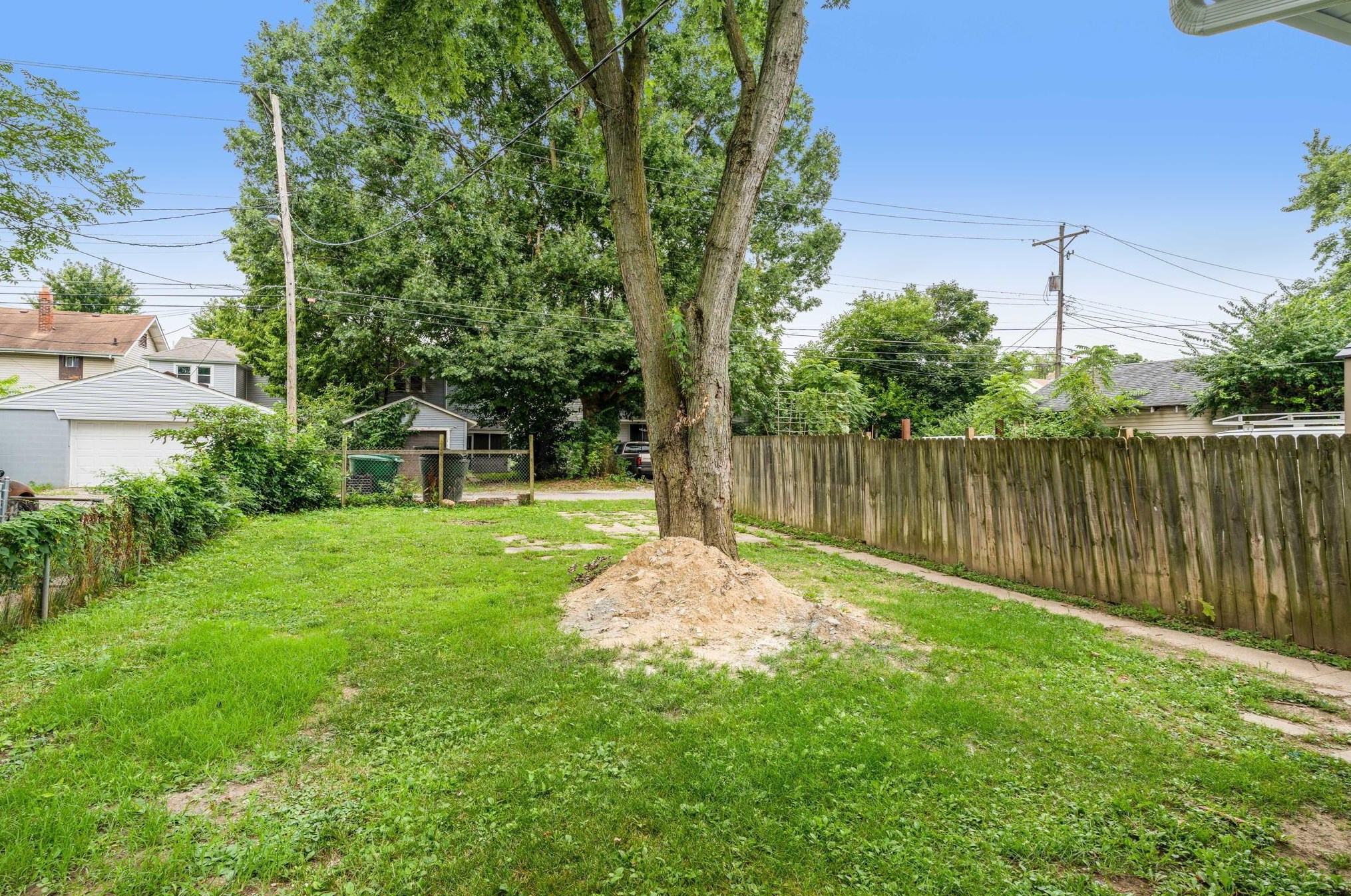 203 Wheatland Ave, Columbus OH 43204-3269 exterior