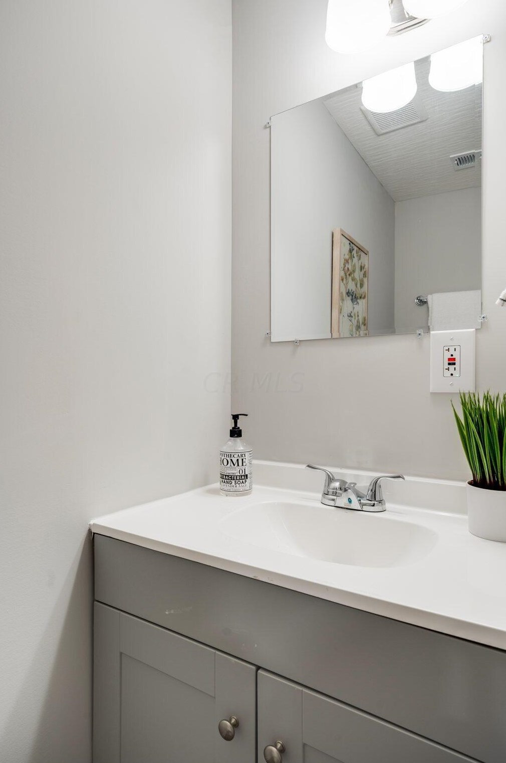 203 Wheatland Ave, Columbus OH 43204-3269 exterior