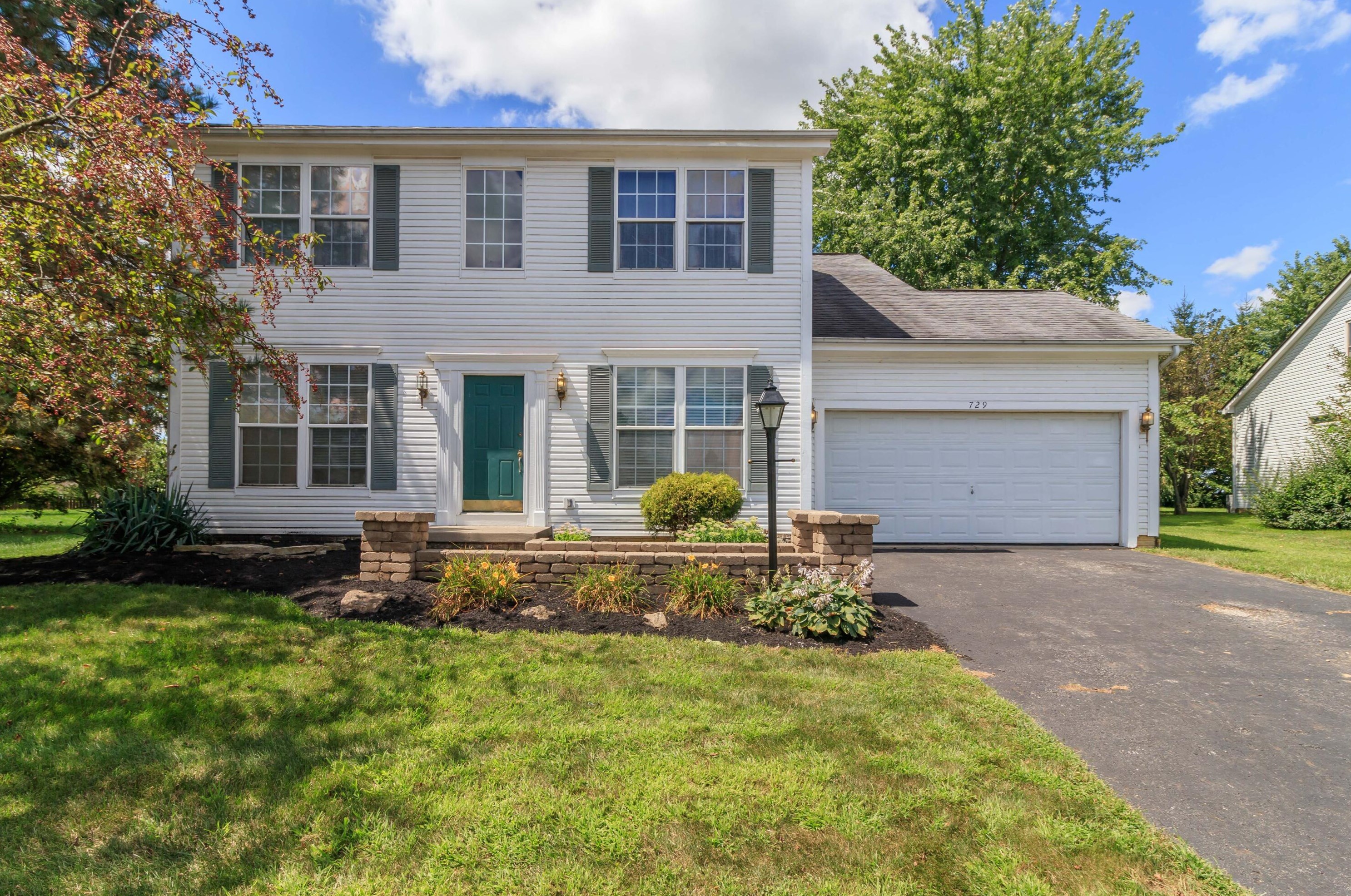 729 Preston Trails Dr, Pickerington, OH 43147-2054