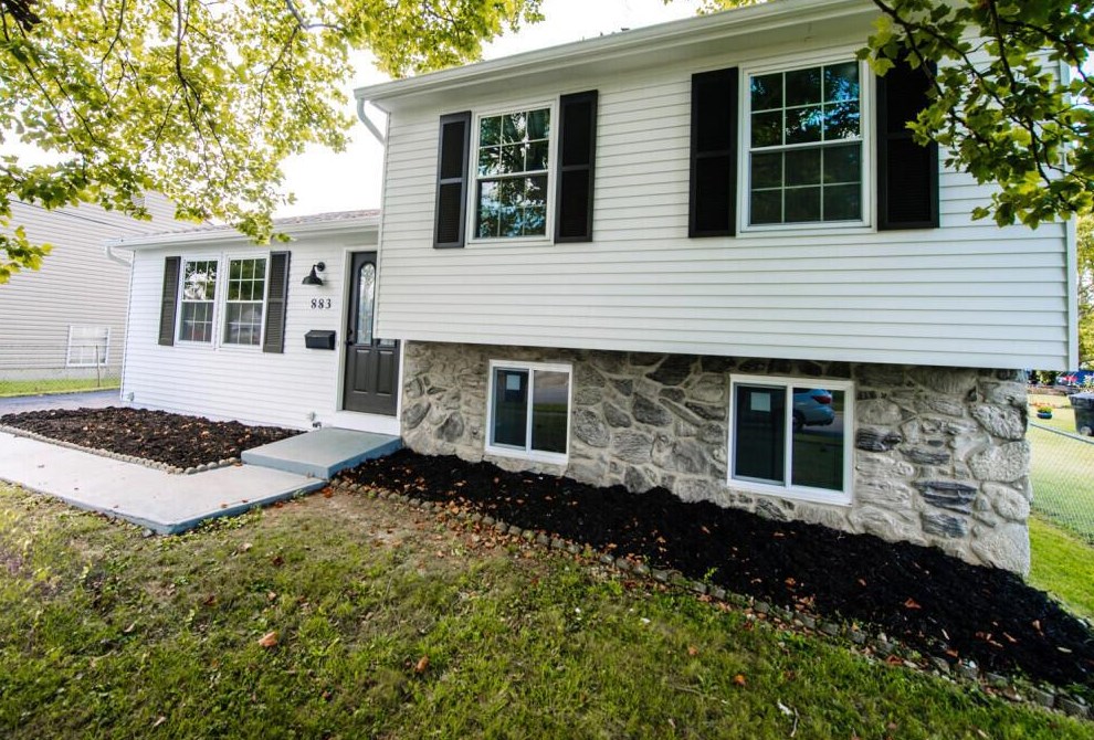 883 Ruma Rd, Columbus, OH 43207-4211
