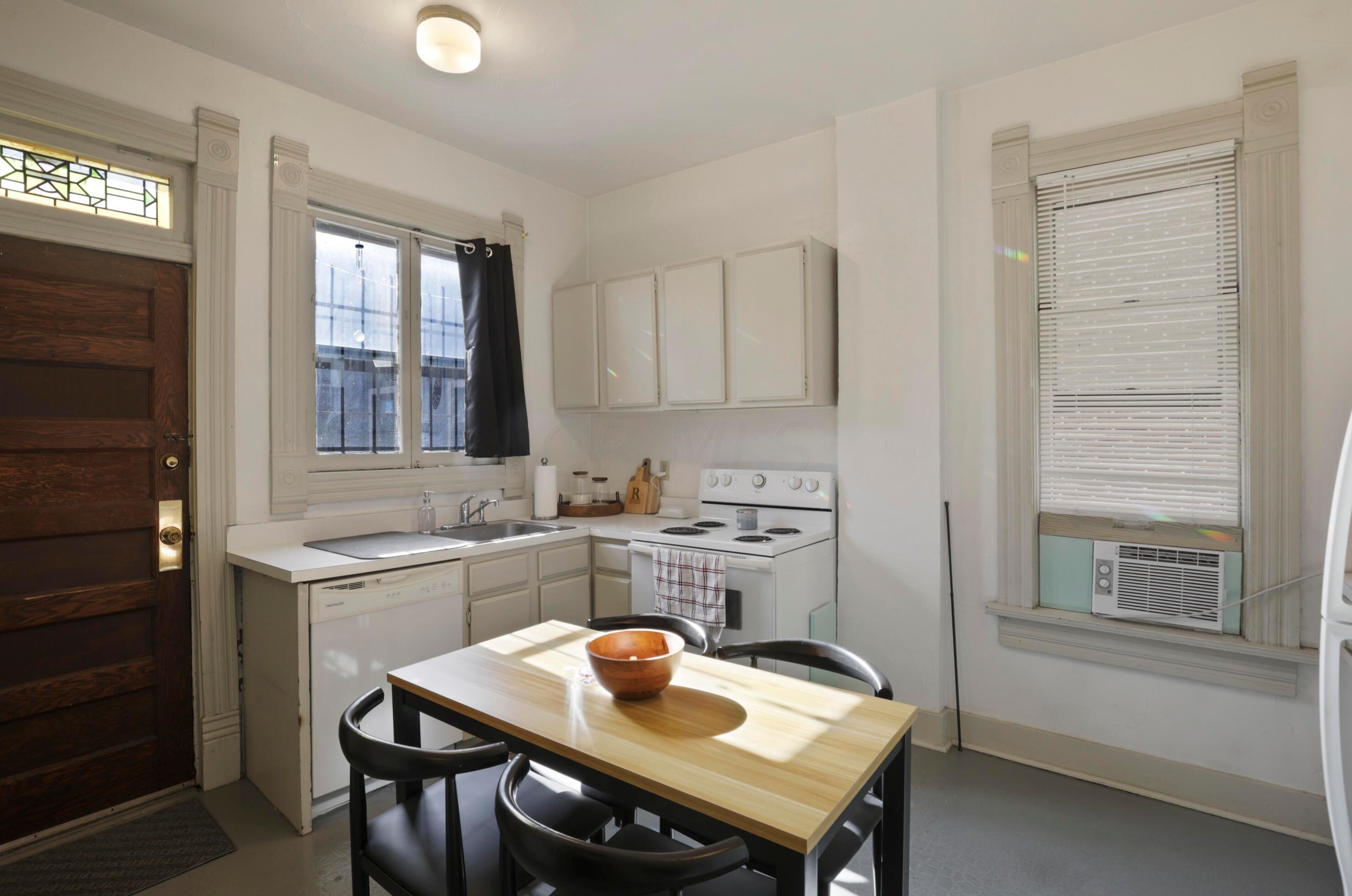 1022 Neil Ave, Columbus OH 43201-3437 exterior