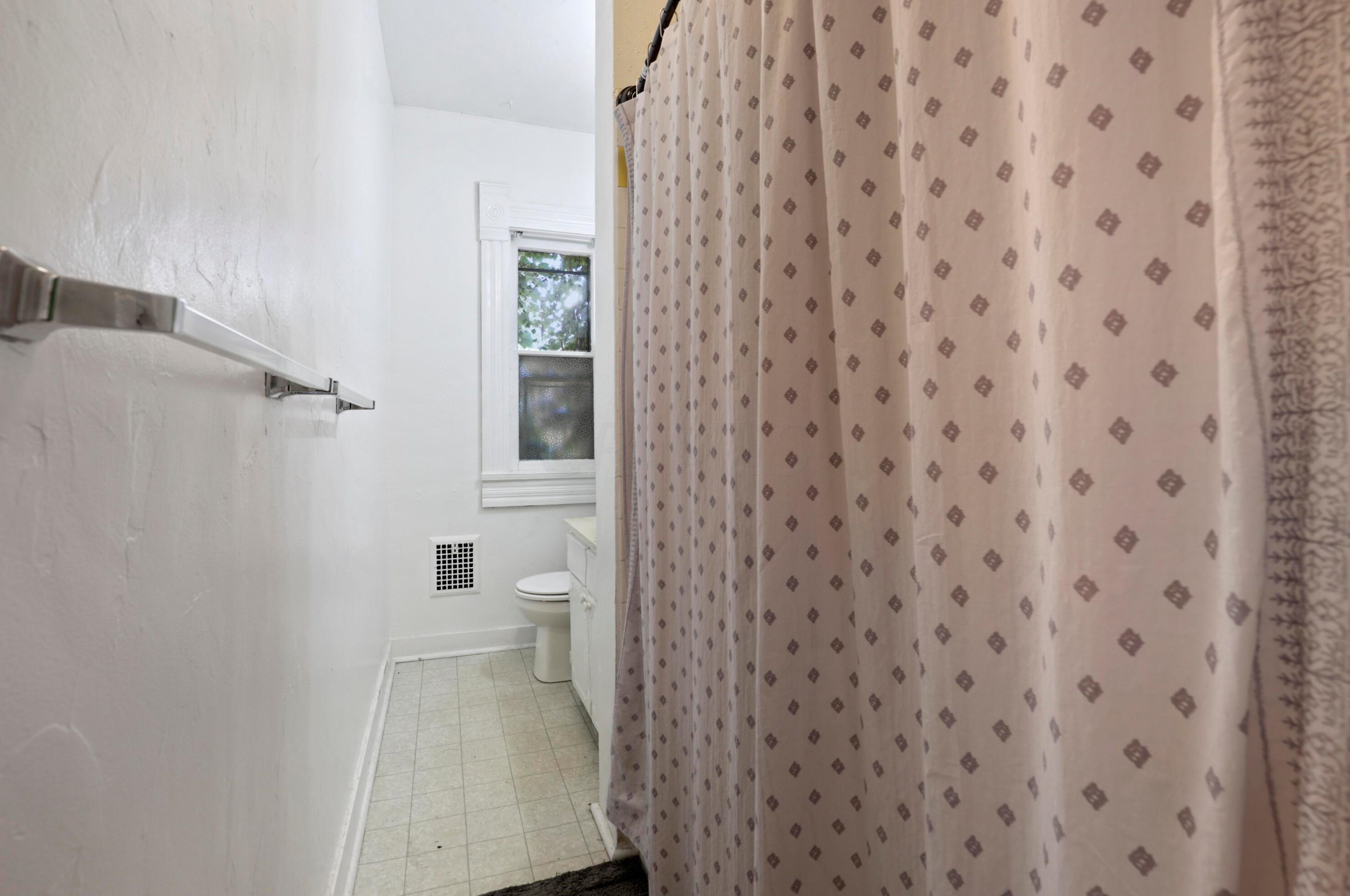 1022 Neil Ave, Columbus OH 43201-3437 exterior