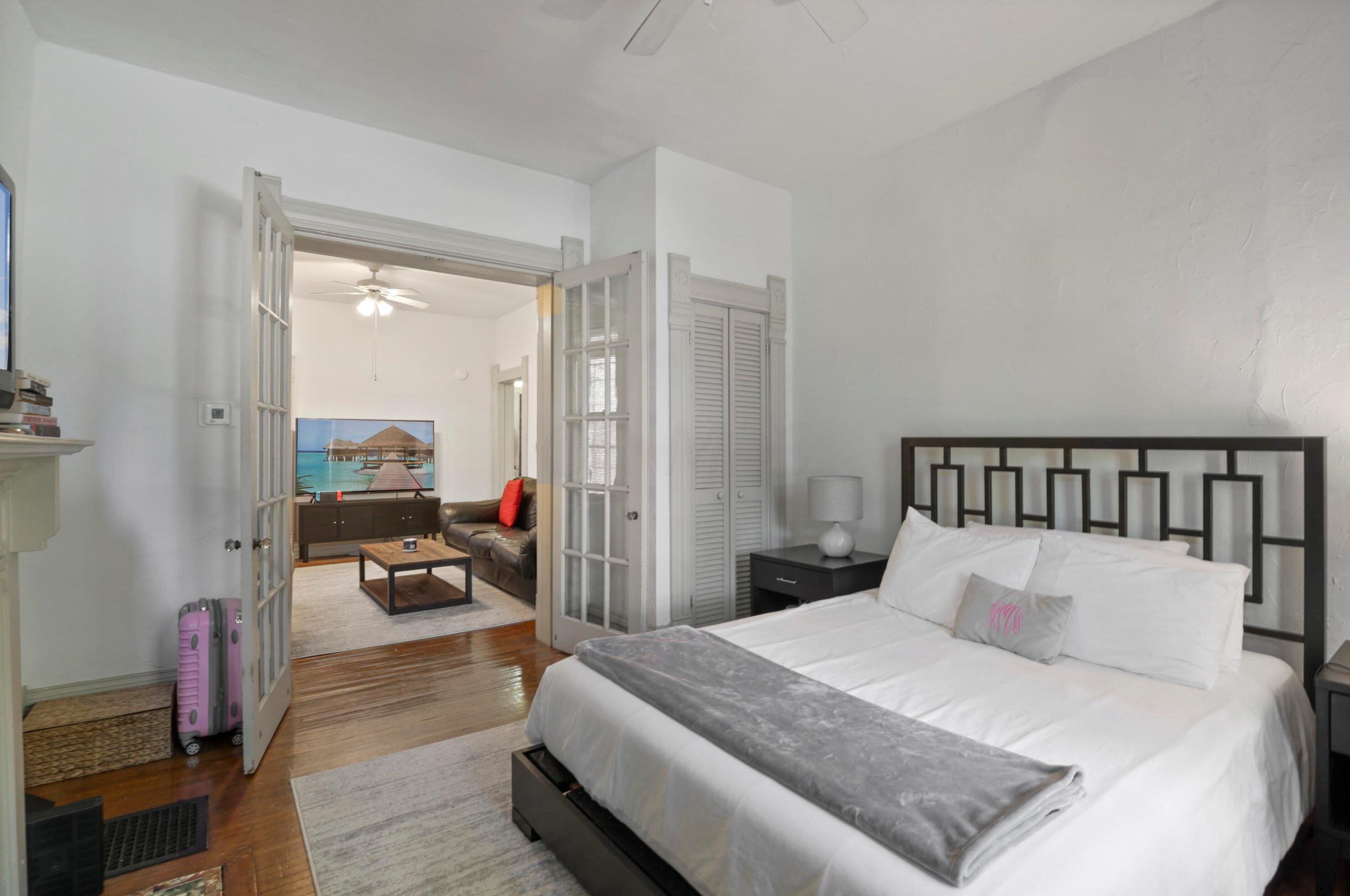 1022 Neil Ave, Columbus OH 43201-3437 exterior