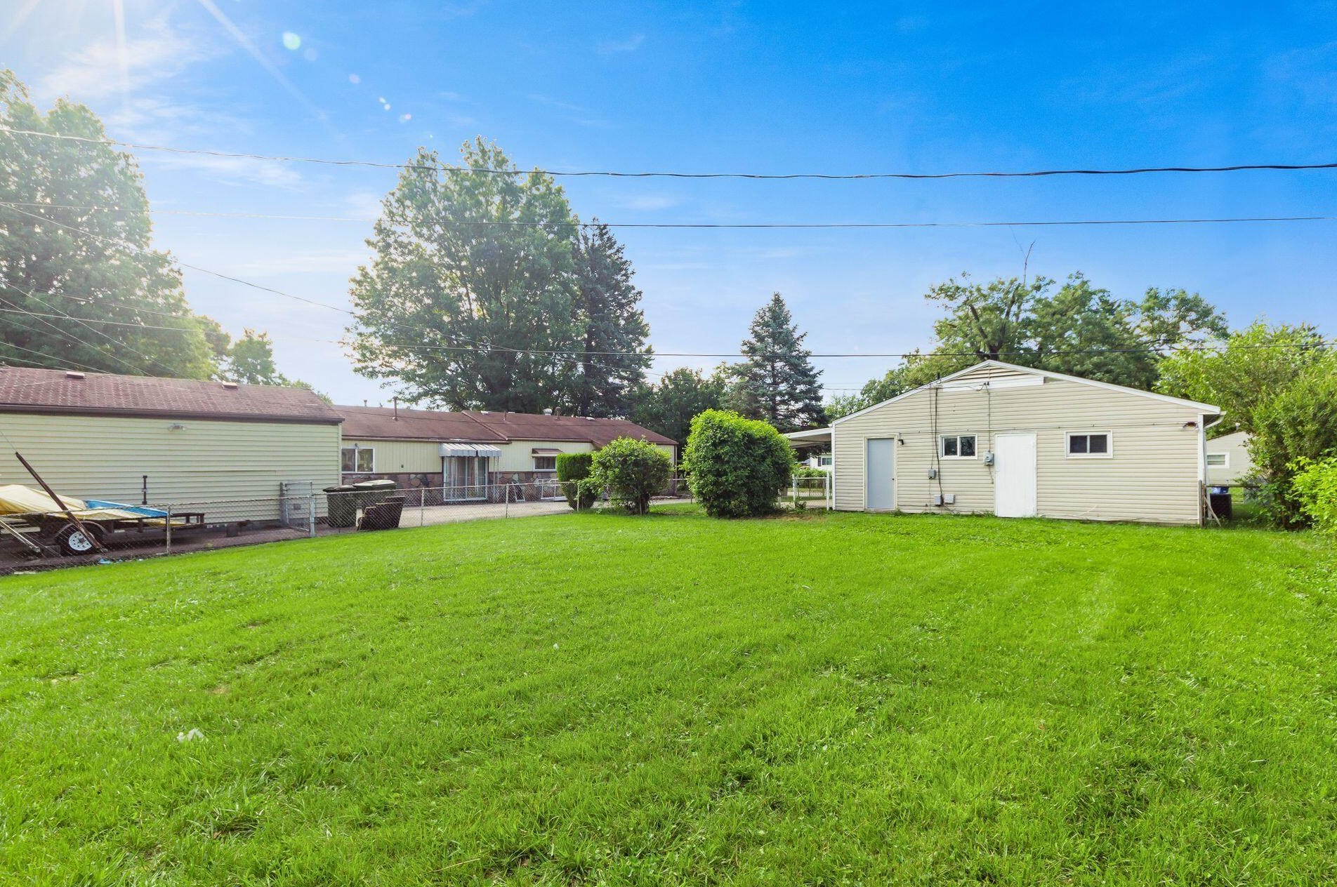 1382 Southfield Dr, Columbus OH 43207-3345 exterior