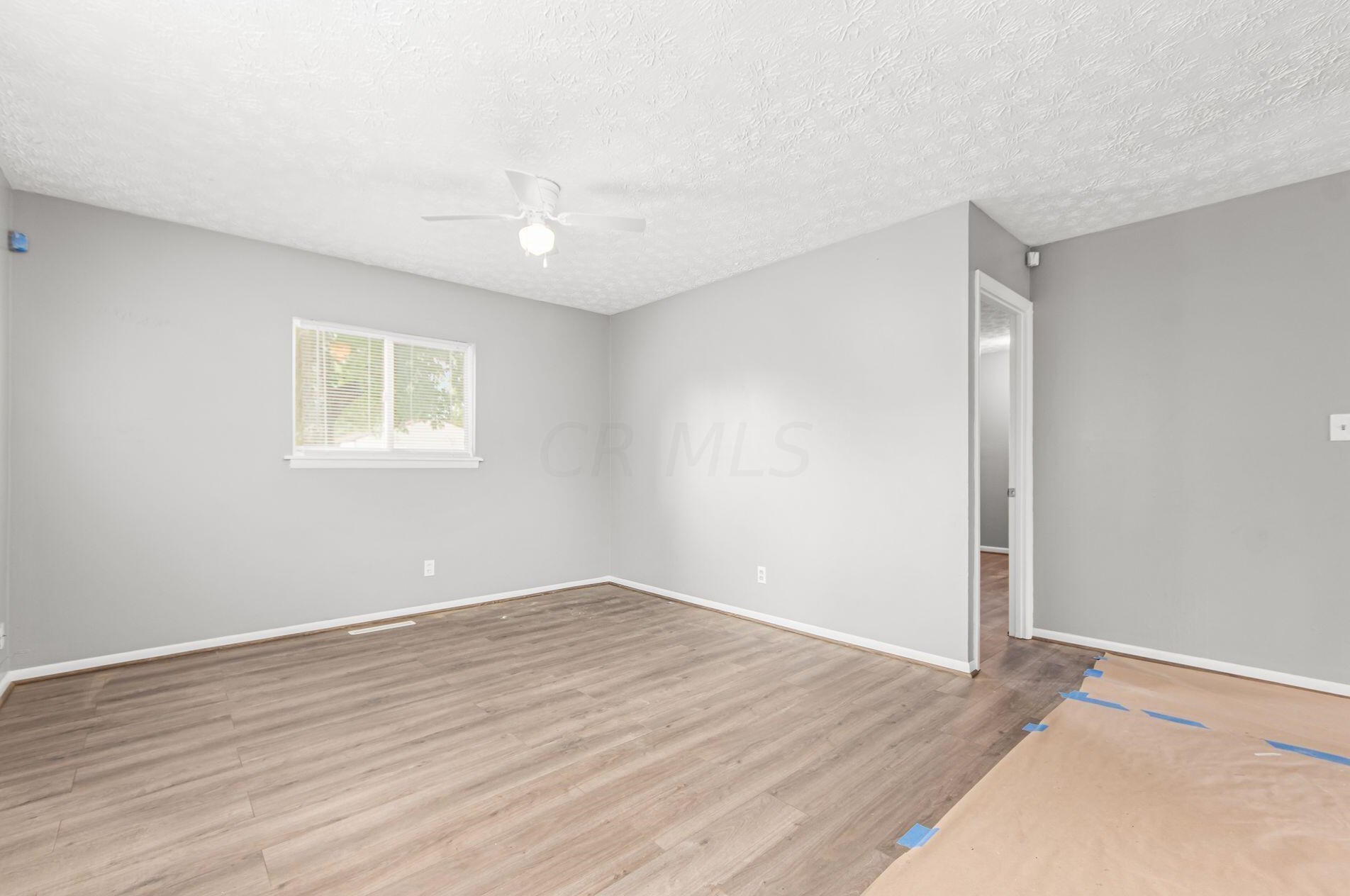 1382 Southfield Dr, Columbus, OH 43207-3237