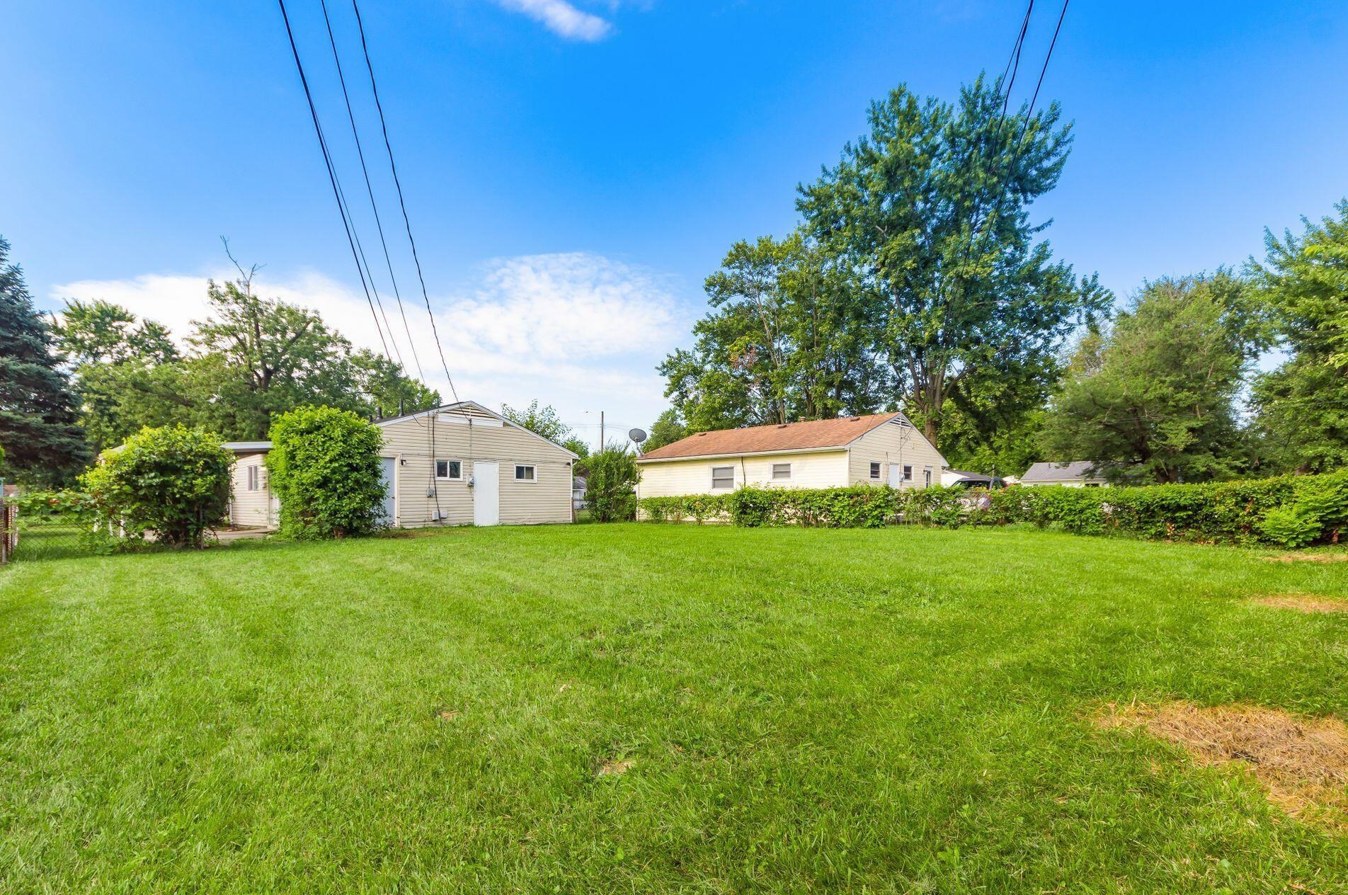 1382 Southfield Dr, Columbus OH 43207-3345 exterior