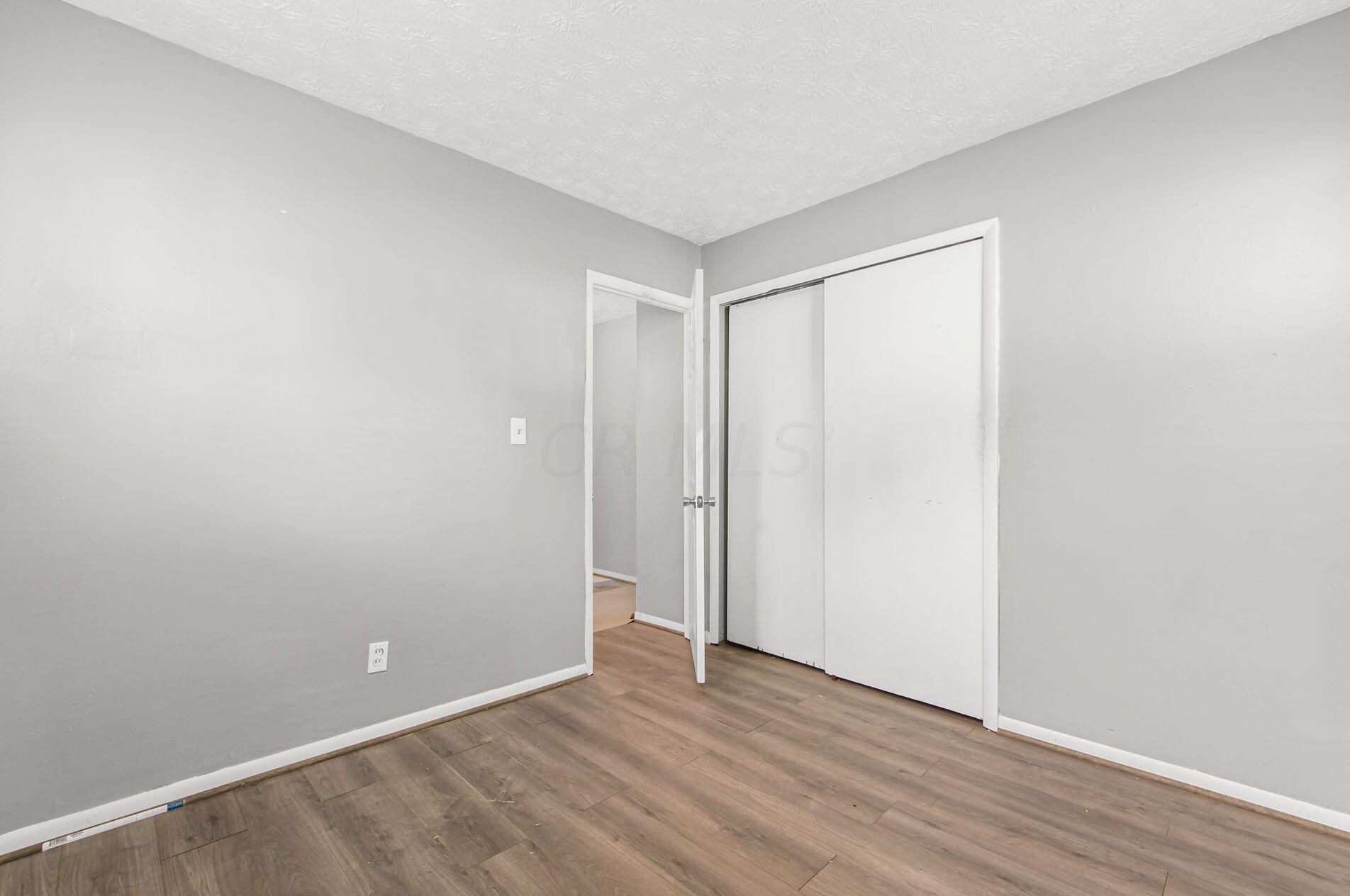 1382 Southfield Dr, Columbus OH 43207-3345 exterior