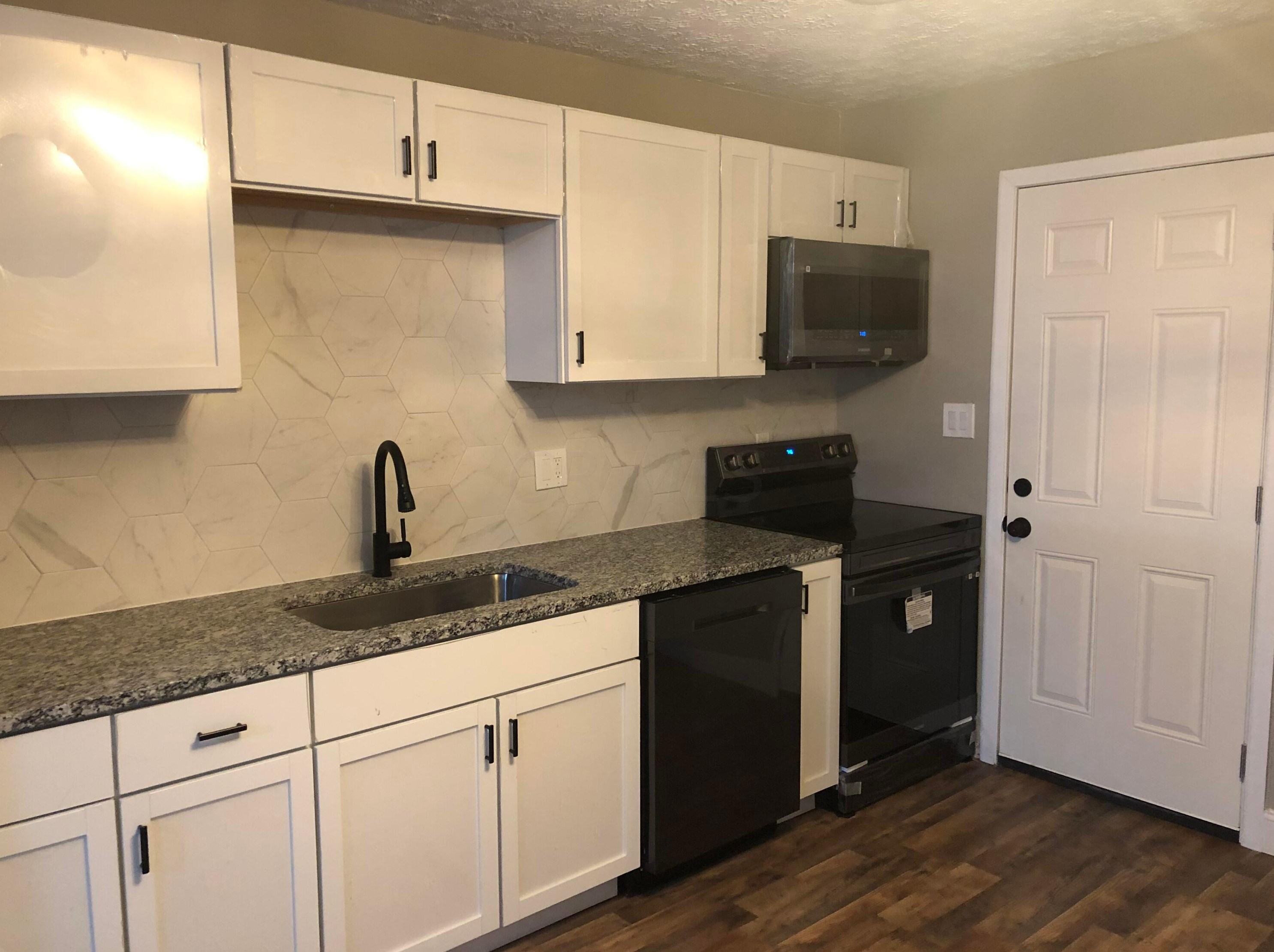284 Cullman Rd, Columbus, OH 43207-3022