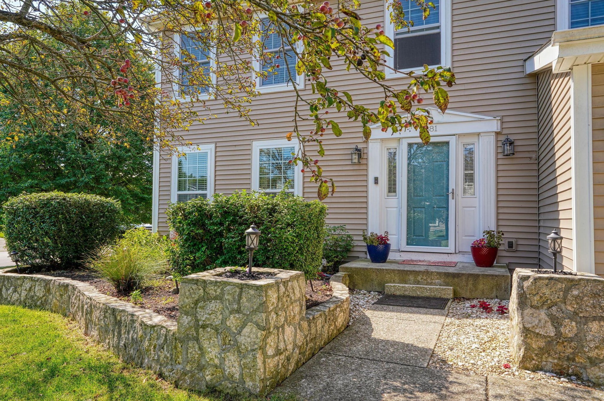 5881 Waterview Dr, Hilliard, OH 43026-8530