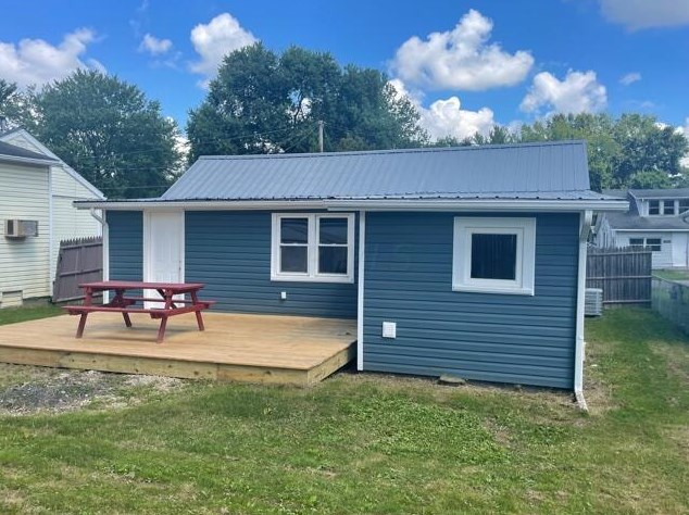 404 Highland Ave, Buckeye Lake, OH 43008-7819
