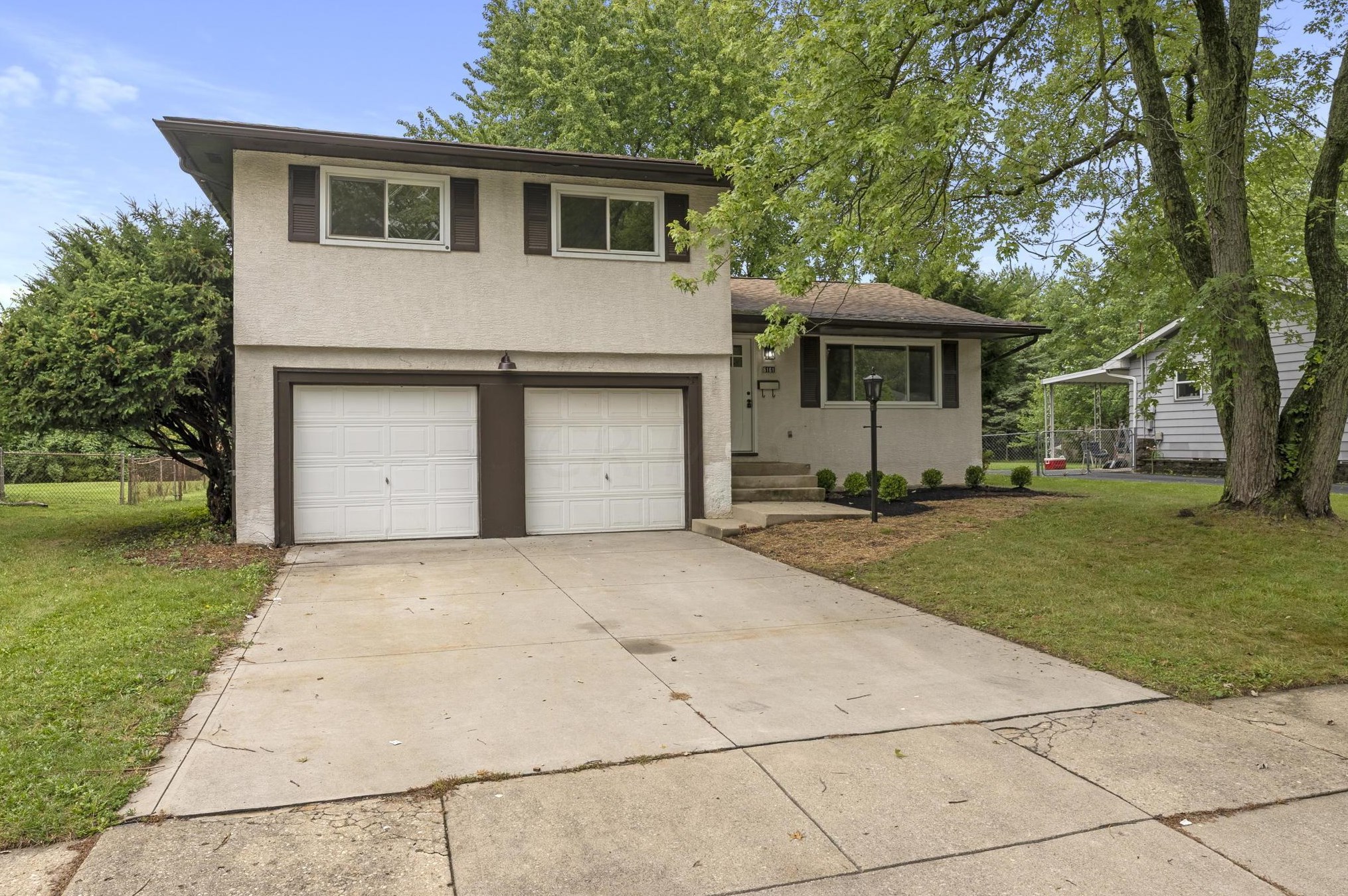 6161 Parkdale Dr, Columbus, OH 43229-1982