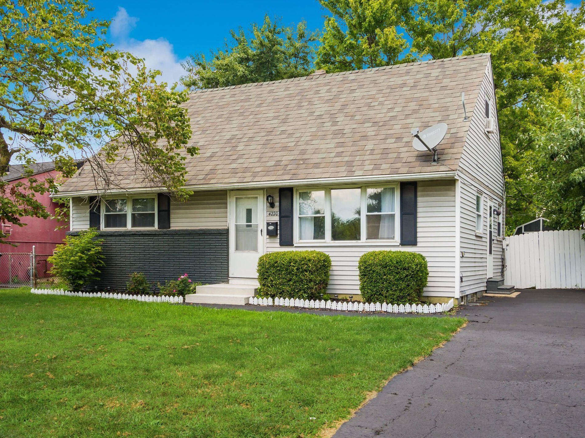 4220 Atlanta Dr, Columbus, OH 43228-2105