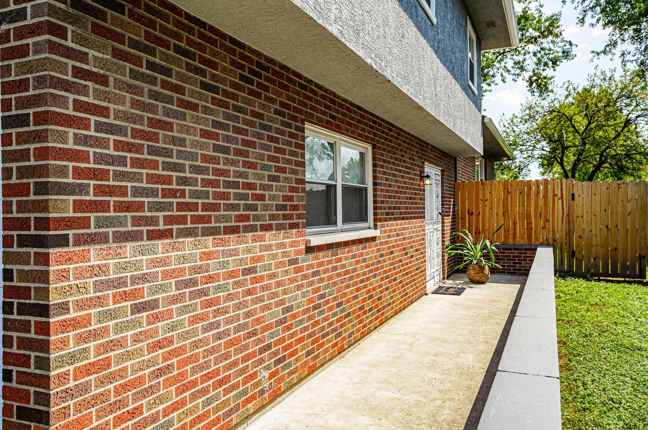 1283 Frebis Ave, Columbus OH  43206-3716 exterior