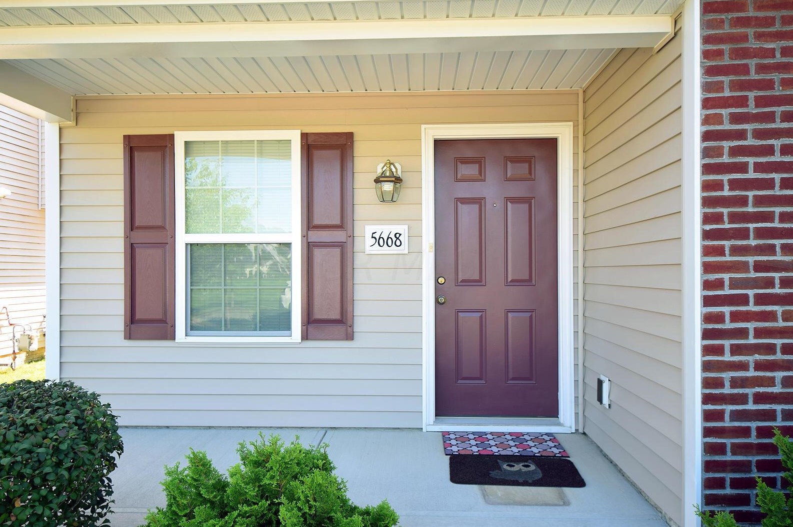 5668 Caledonia Dr, Westerville, OH 43081-7054