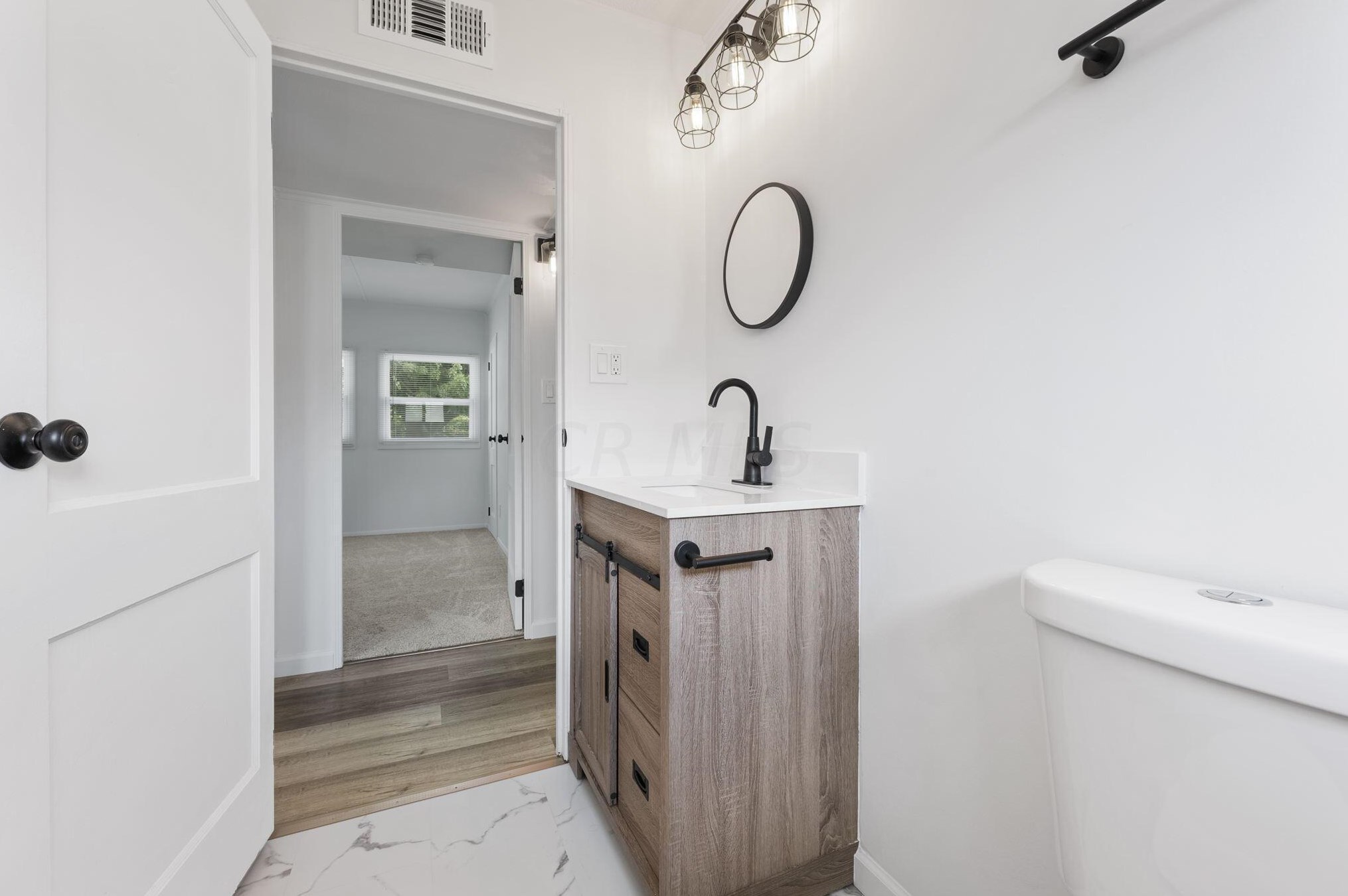 1022 James Rd, Columbus OH  43227-1072 exterior