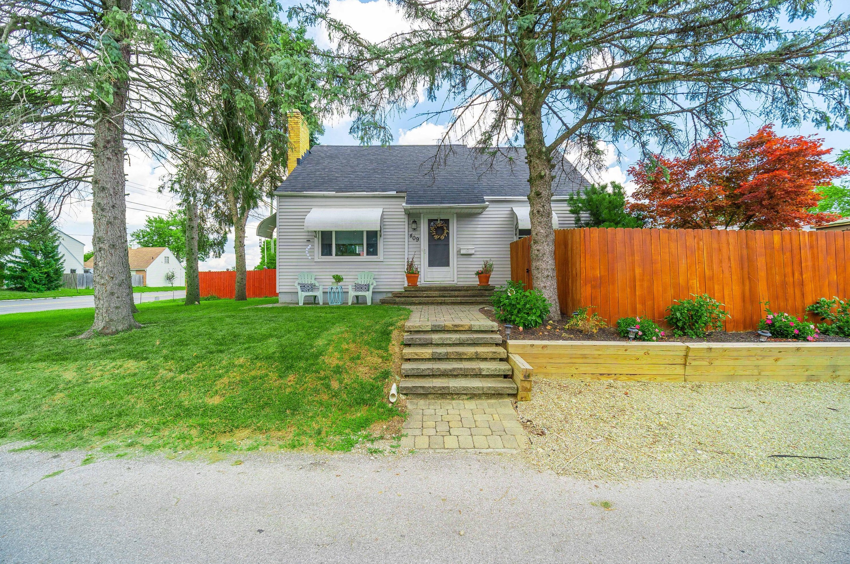 409 Morse Rd, Columbus, OH 43214-1832