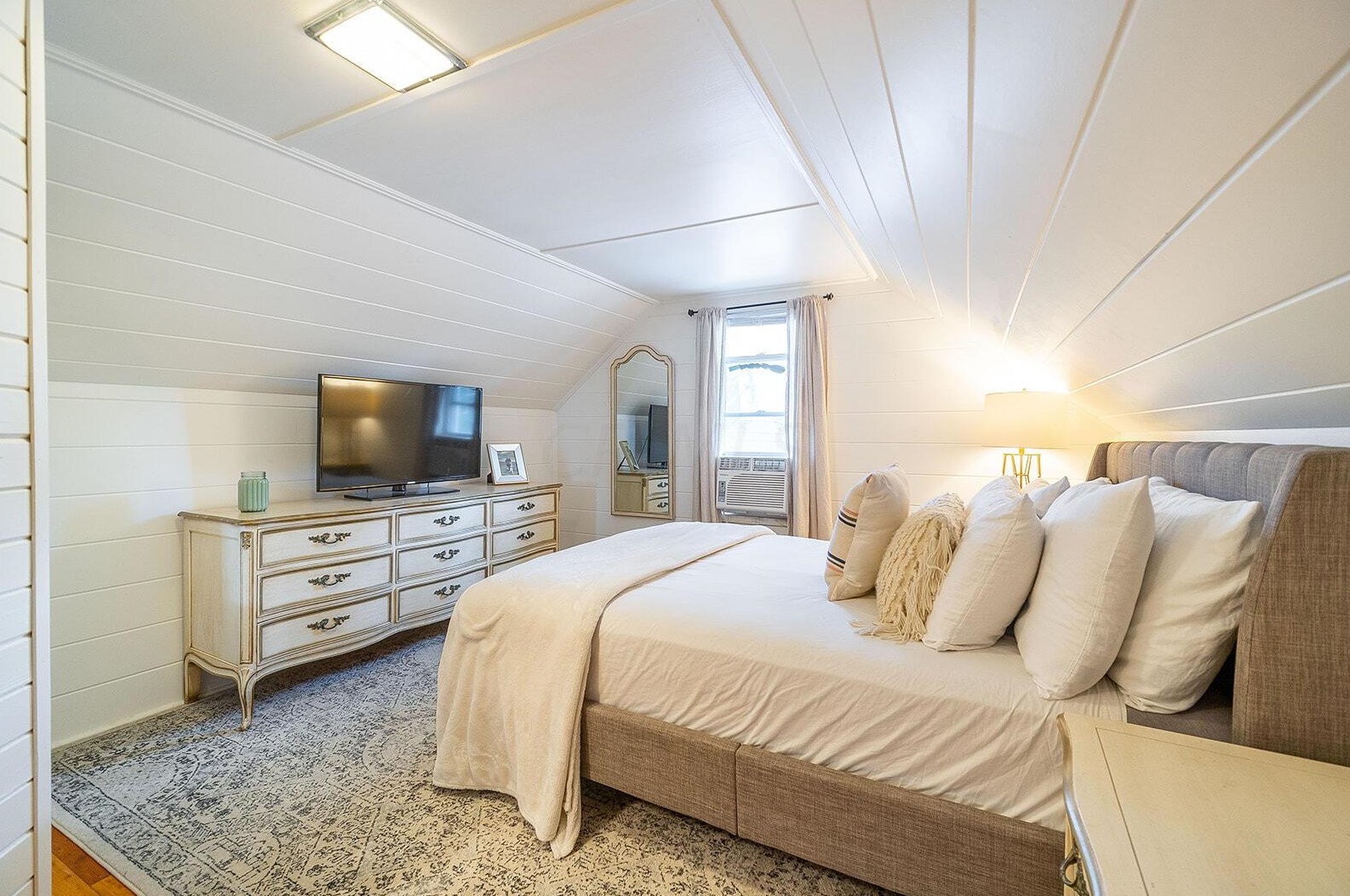 409 Morse Rd, Columbus OH 43214-1832 exterior