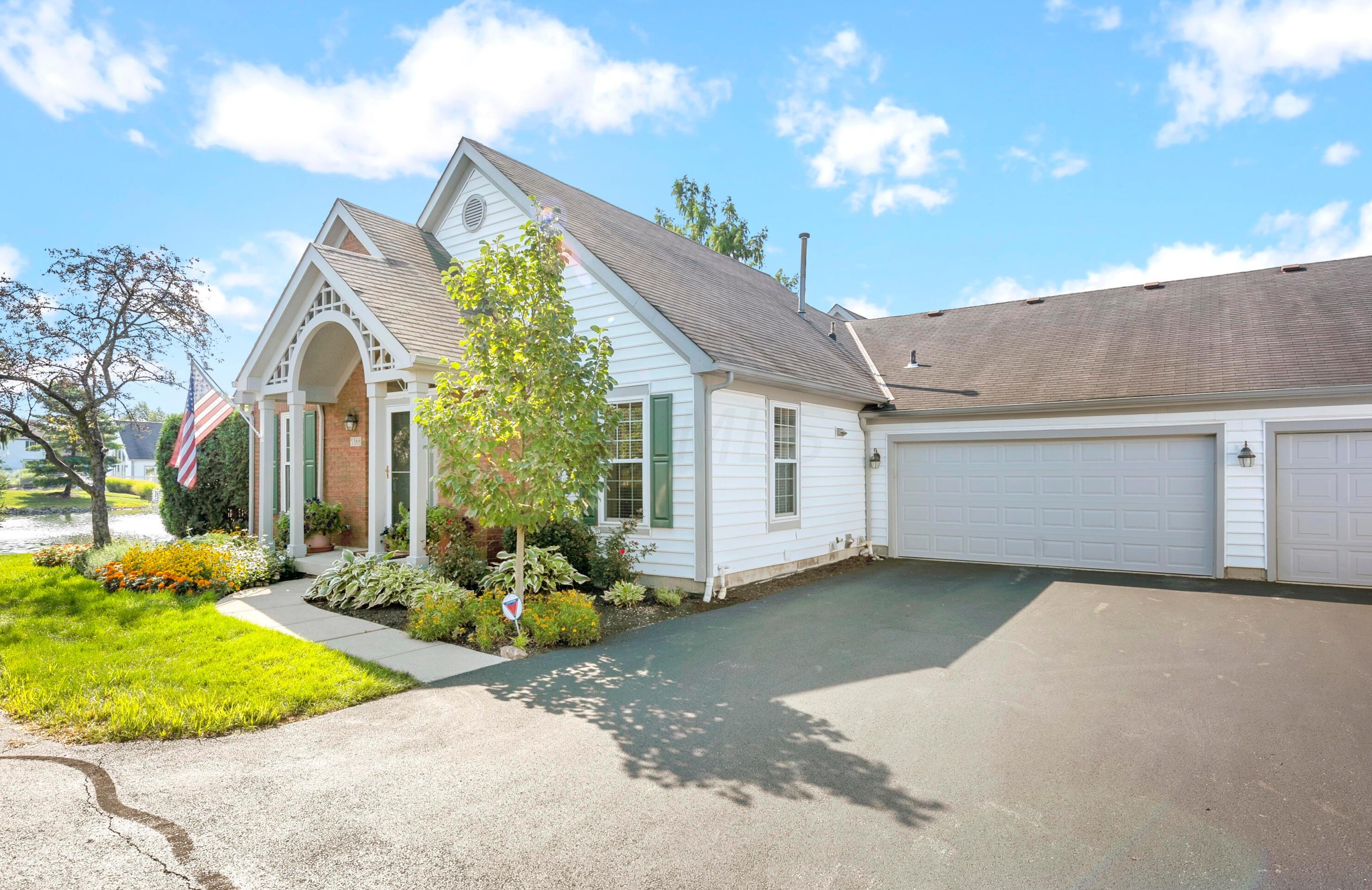 5366 Reston Park Dr, Columbus, OH 43235-7127