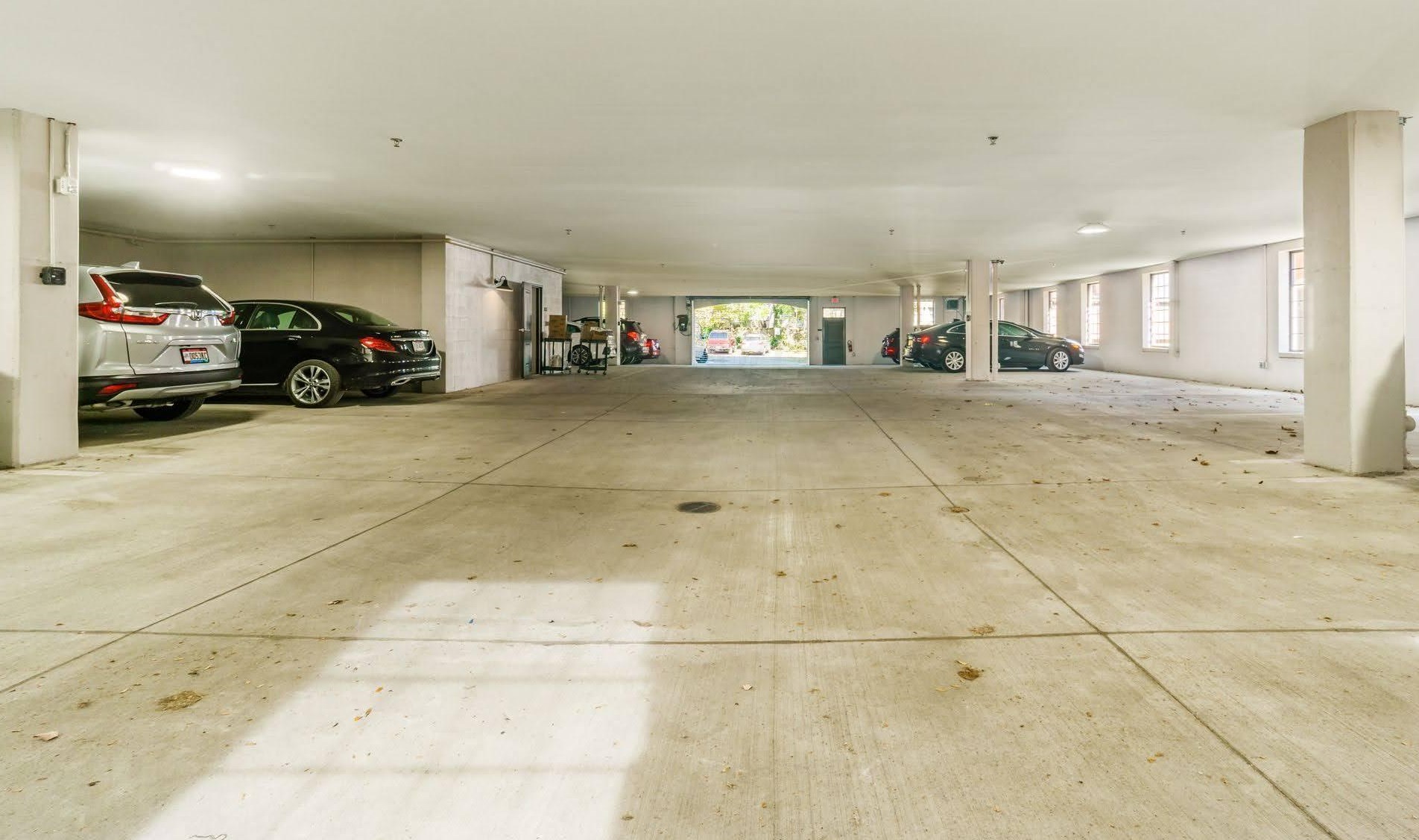 1670 Broad St, Columbus OH  43203-2079 exterior