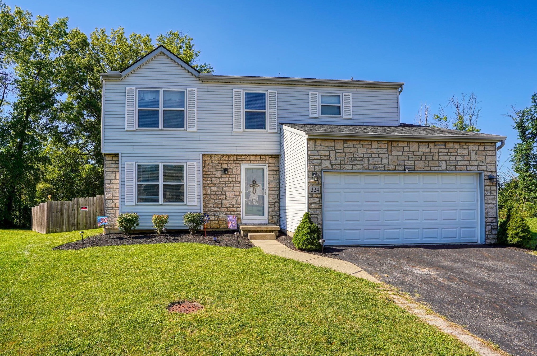 324 Straw Ct, Pataskala, OH 43062