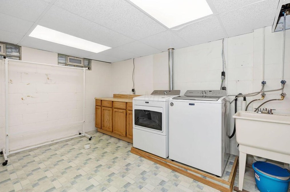 5820 Riverton Rd, Columbus OH 43232-1650 exterior