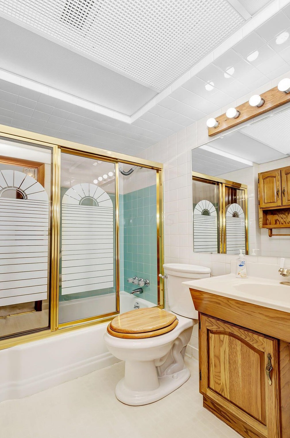 5820 Riverton Rd, Columbus OH 43232-1650 exterior