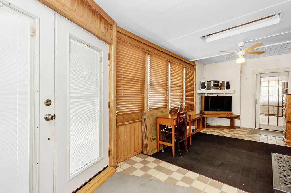 5820 Riverton Rd, Columbus OH 43232-1650 exterior