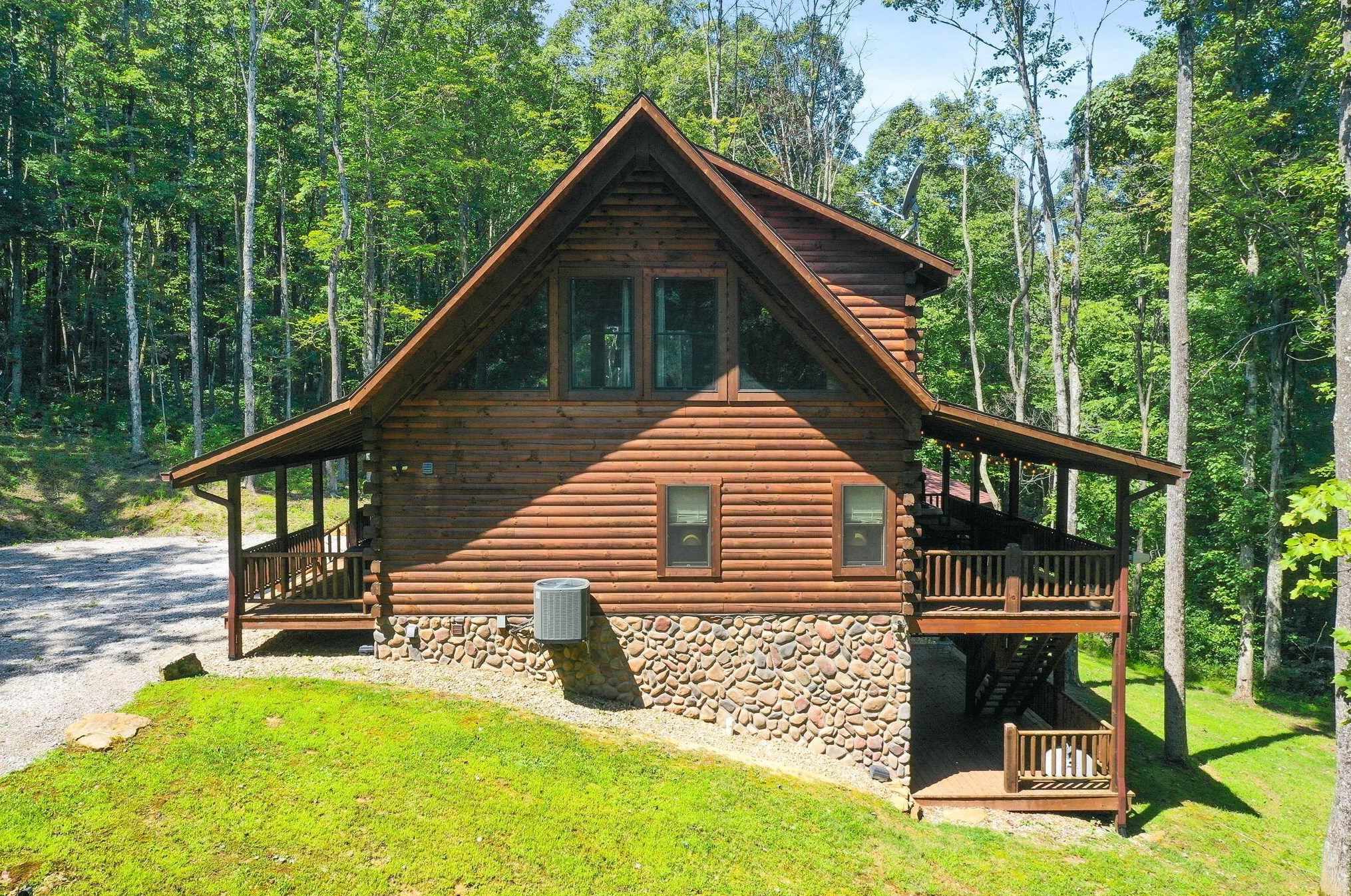 25402 Liberty Hill Rd, Laurelville, OH 43152