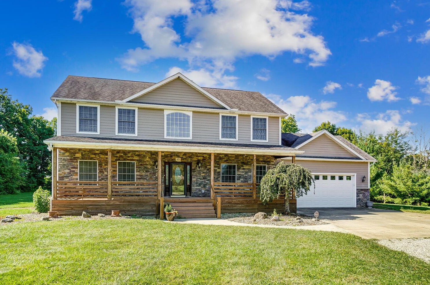 65 Whiteoak Dr, Granville, OH 43023-9697