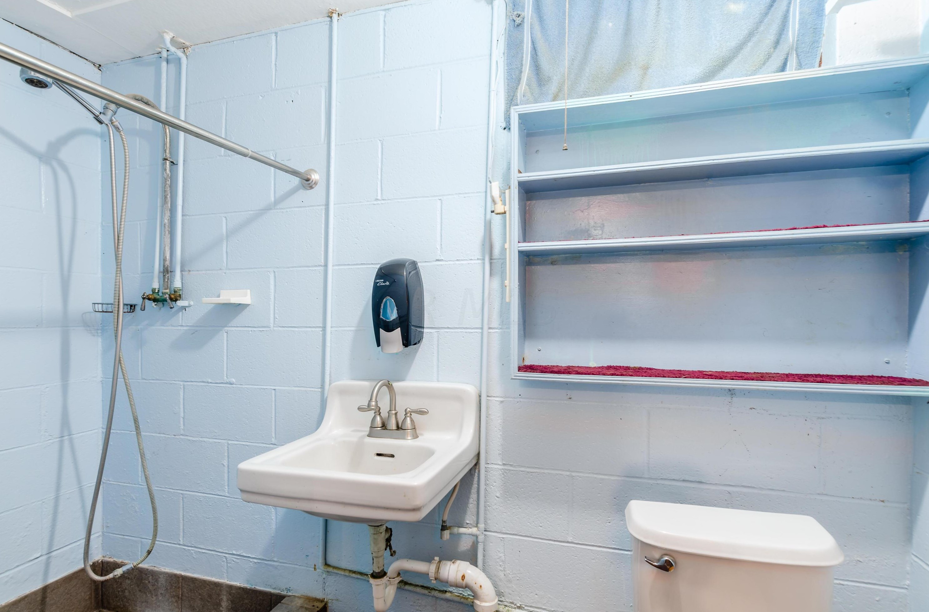 518 Hubert Ave, Lancaster OH 43130-4718 exterior