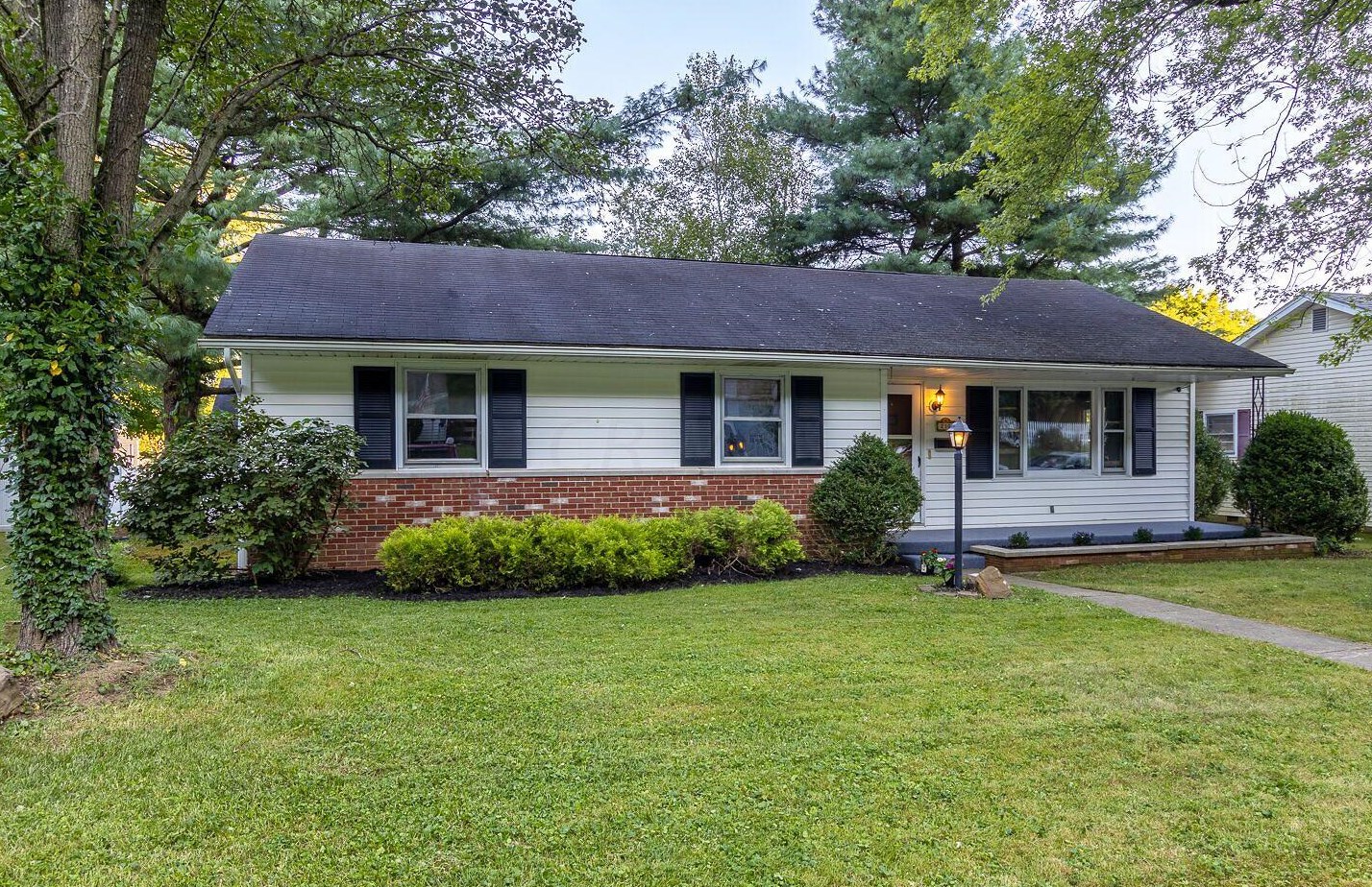 230 School St, Hide Away Hills, OH 43107-1166
