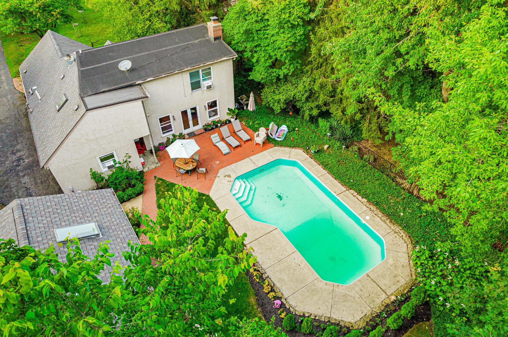 2751 Zollinger Rd, Columbus, OH 43221-1760