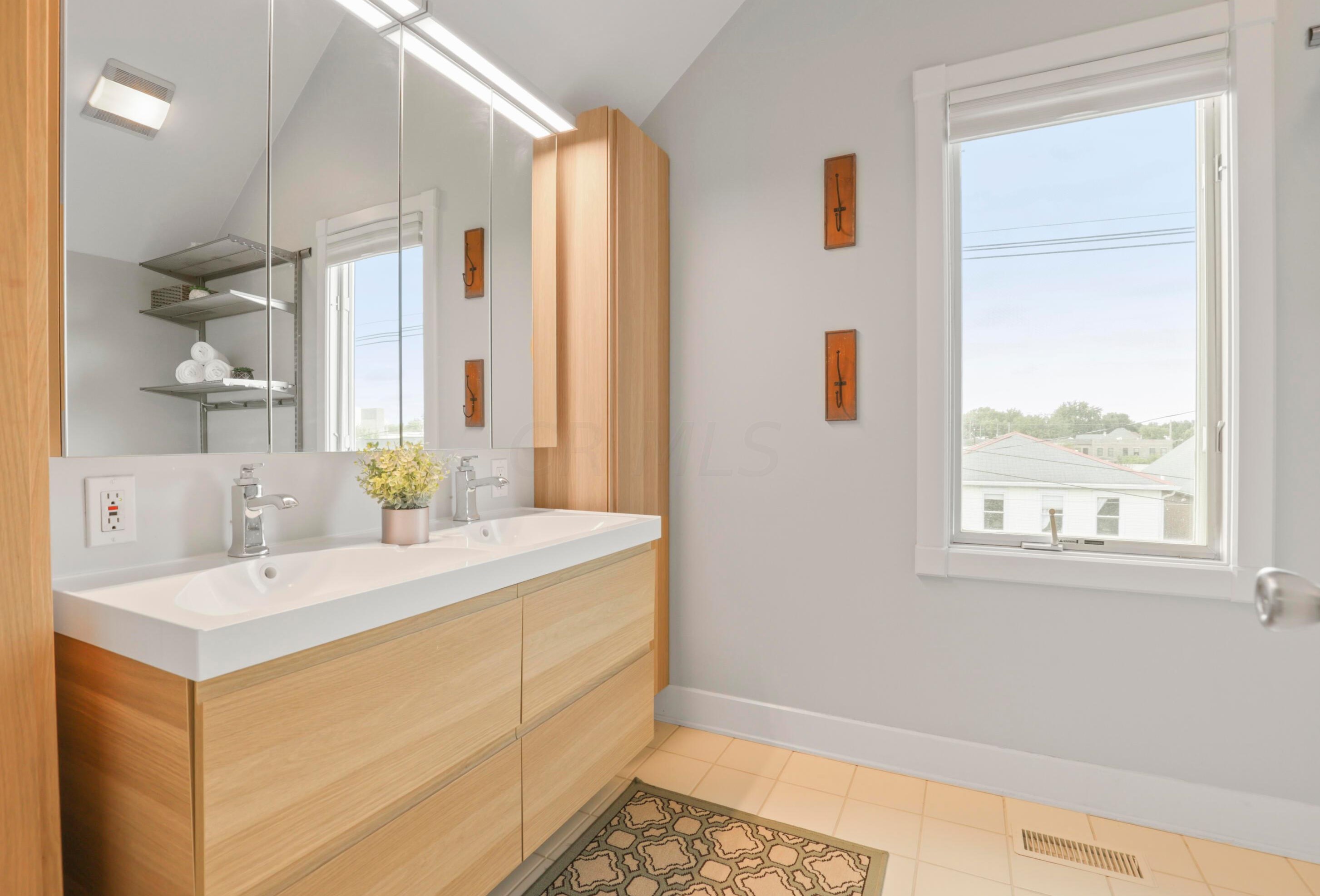 149 4 Ave, Columbus OH 43201-3566 exterior