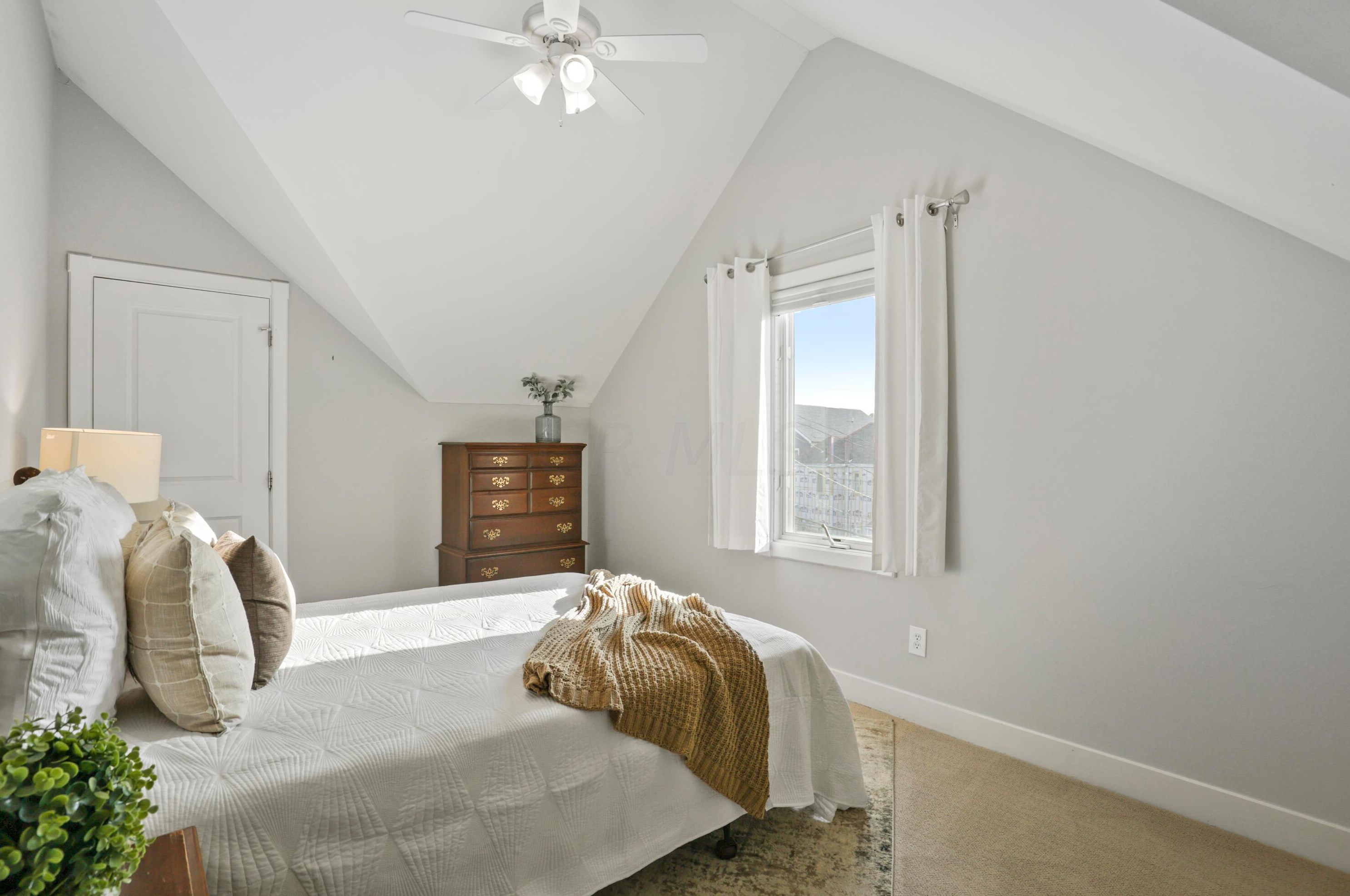 149 4 Ave, Columbus OH 43201-3566 exterior