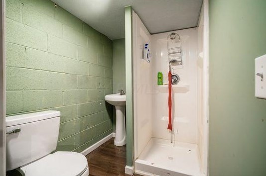 2141 Cornell St, Columbus OH  43219-3518 exterior