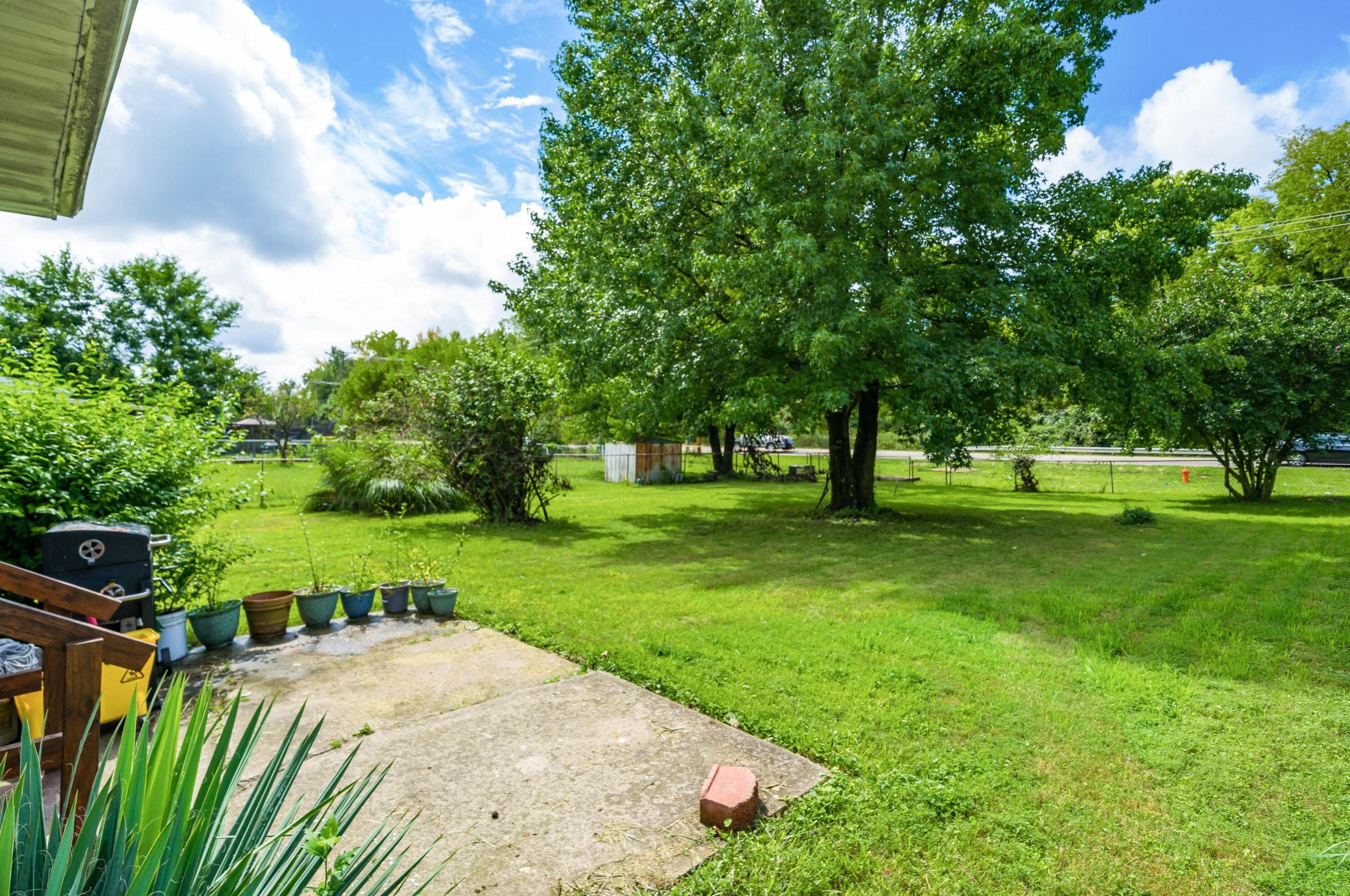 2141 Cornell St, Columbus OH  43219-3518 exterior