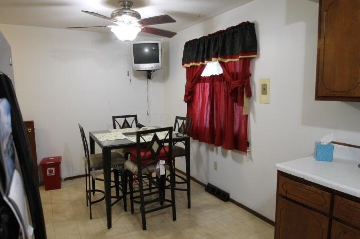 2792 Glenbriar St, Columbus OH 43232-4674 exterior