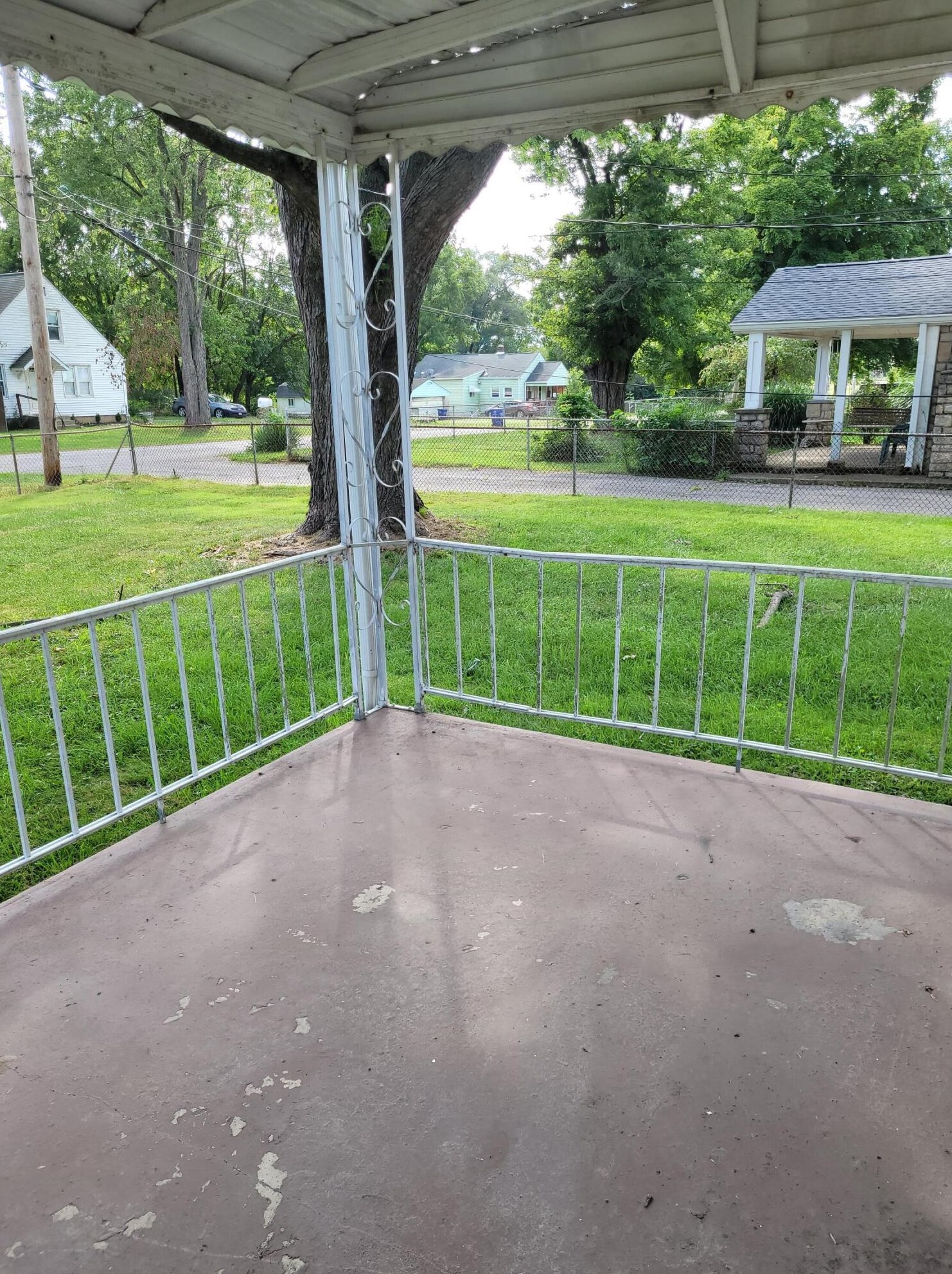 546 Ashwood Rd, Columbus, OH 43207-4105