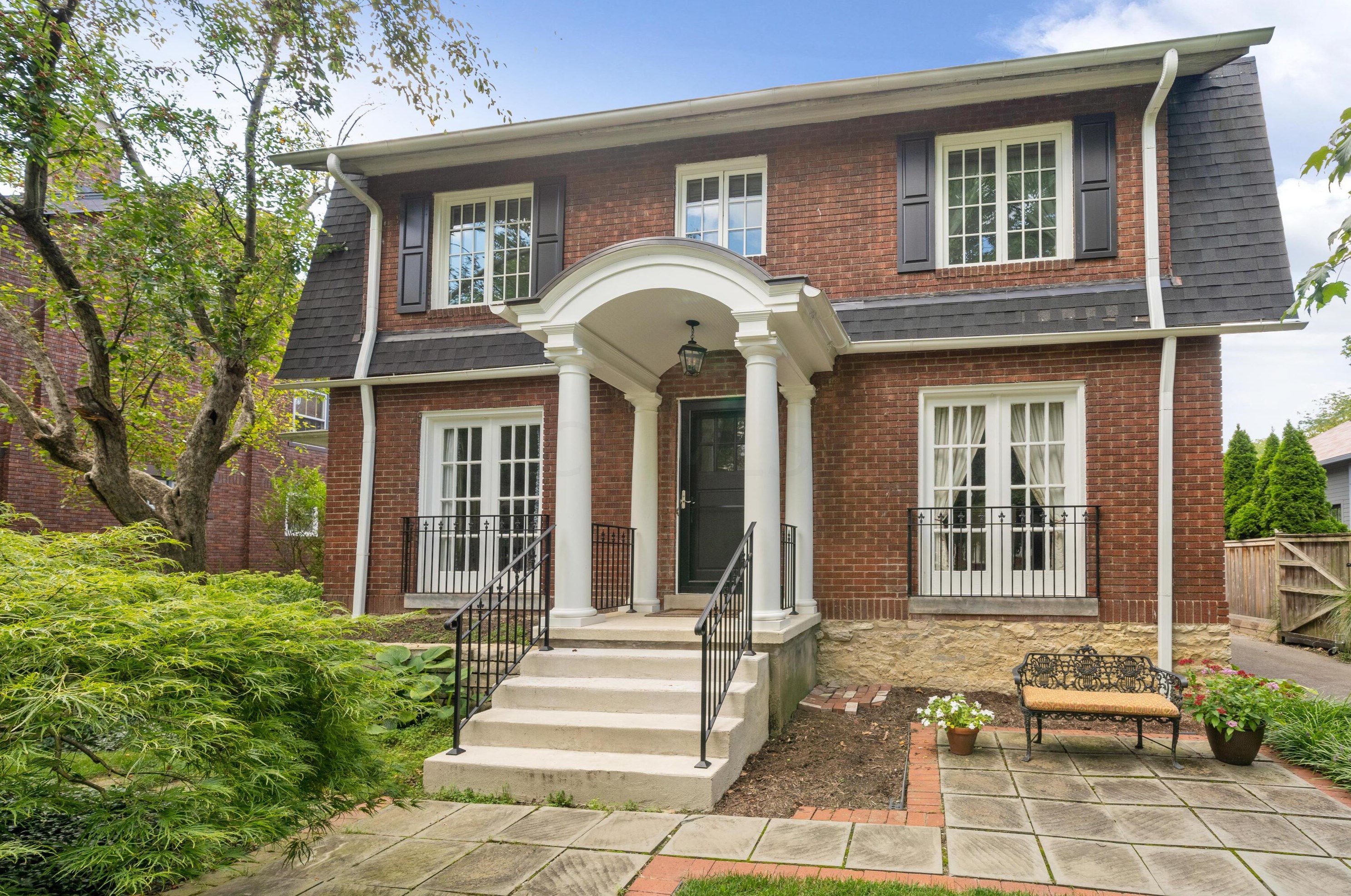 31 Bullitt Park Pl, Columbus, OH 43209-1713