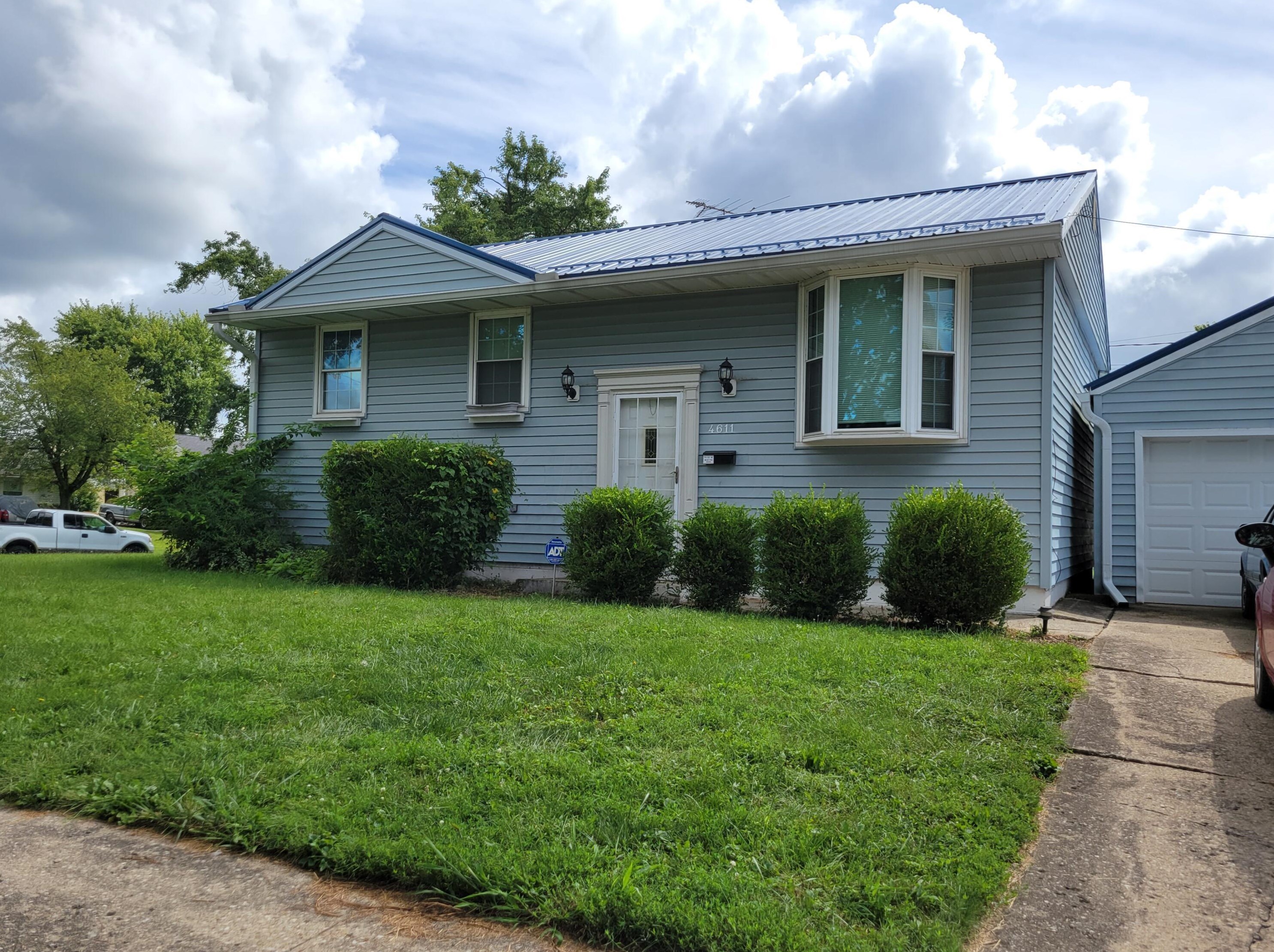 4611 Henley Ave, Columbus, OH 43228-1806