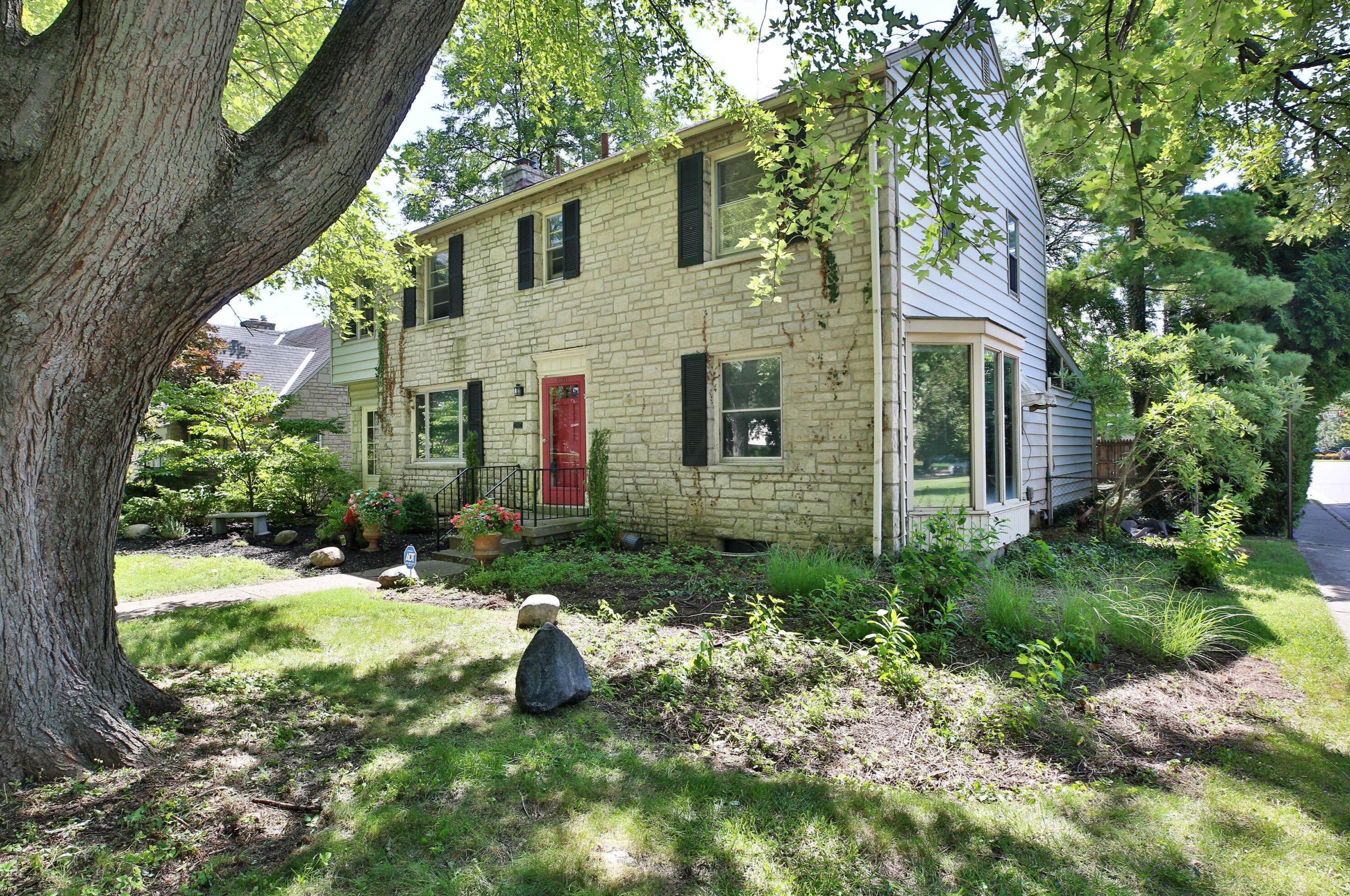 2601 Sherwood Rd, Columbus, OH 43209-2155