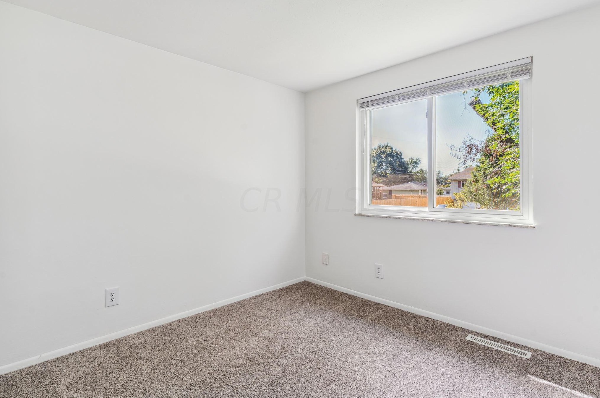 5178 Rutledge Dr, Columbus OH 43232-5856 exterior