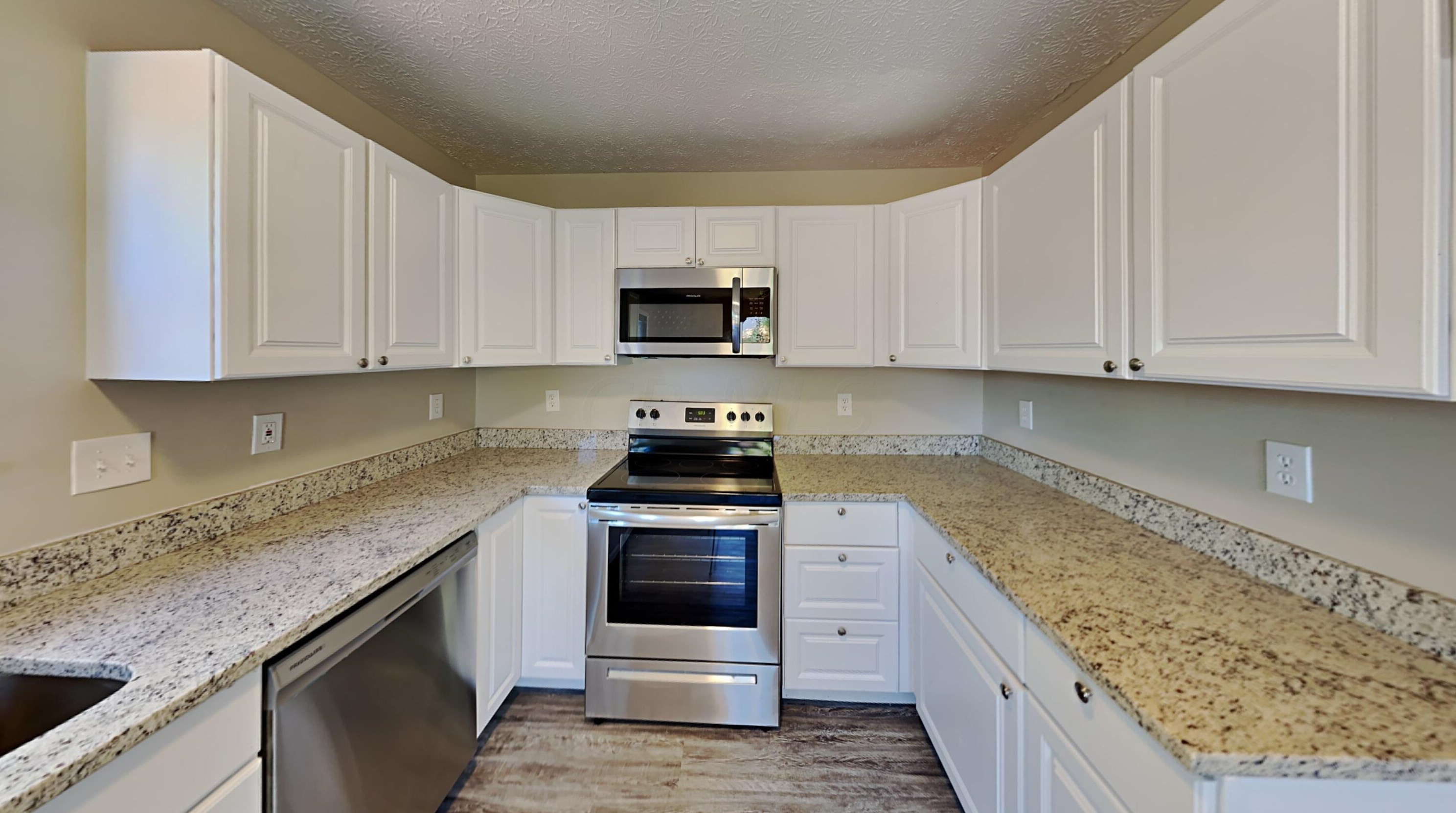 1426 Brookforest Dr, Columbus, OH 43204-5028