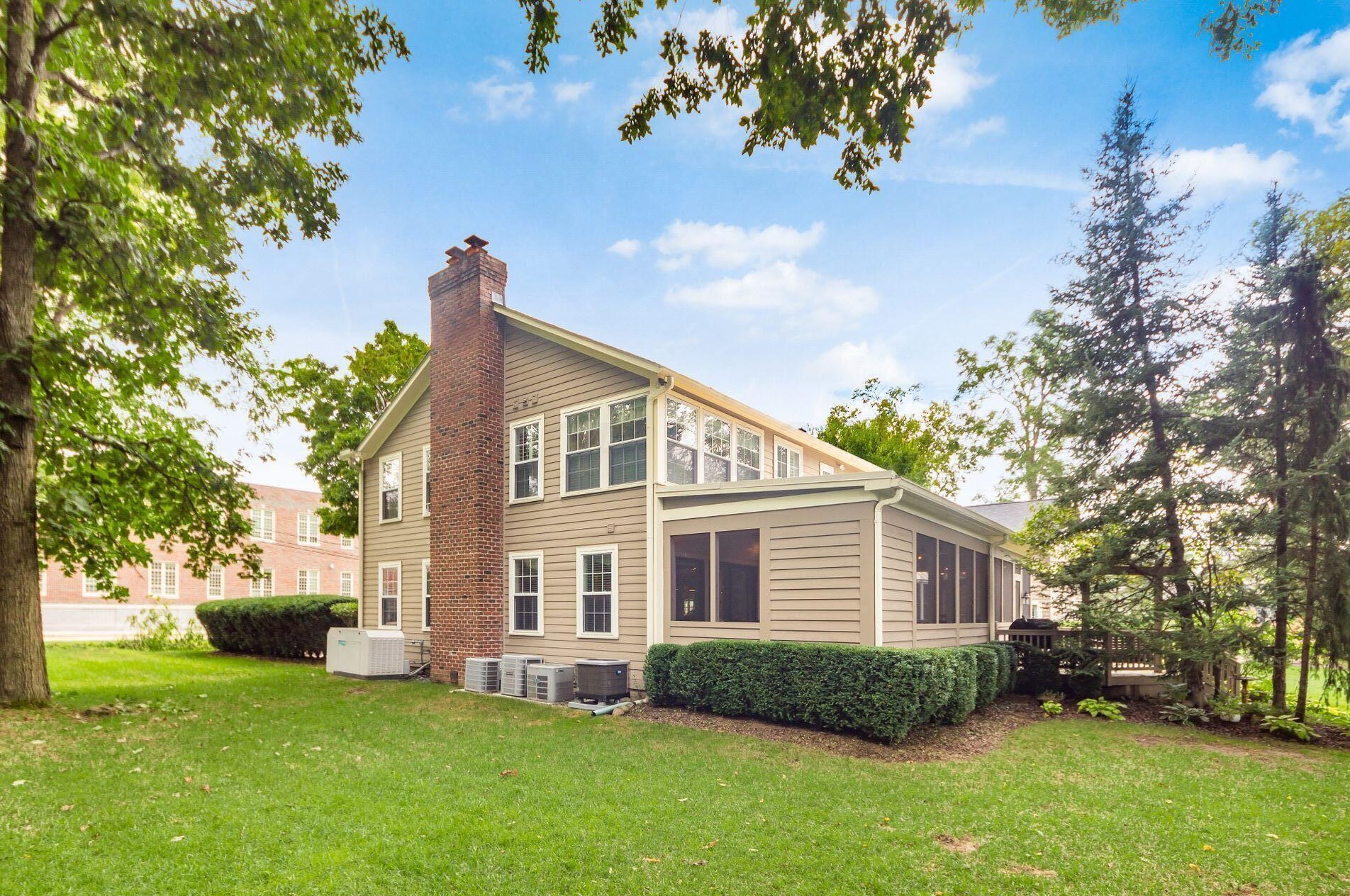 782 Hartford St, Columbus OH 43085-3113 exterior